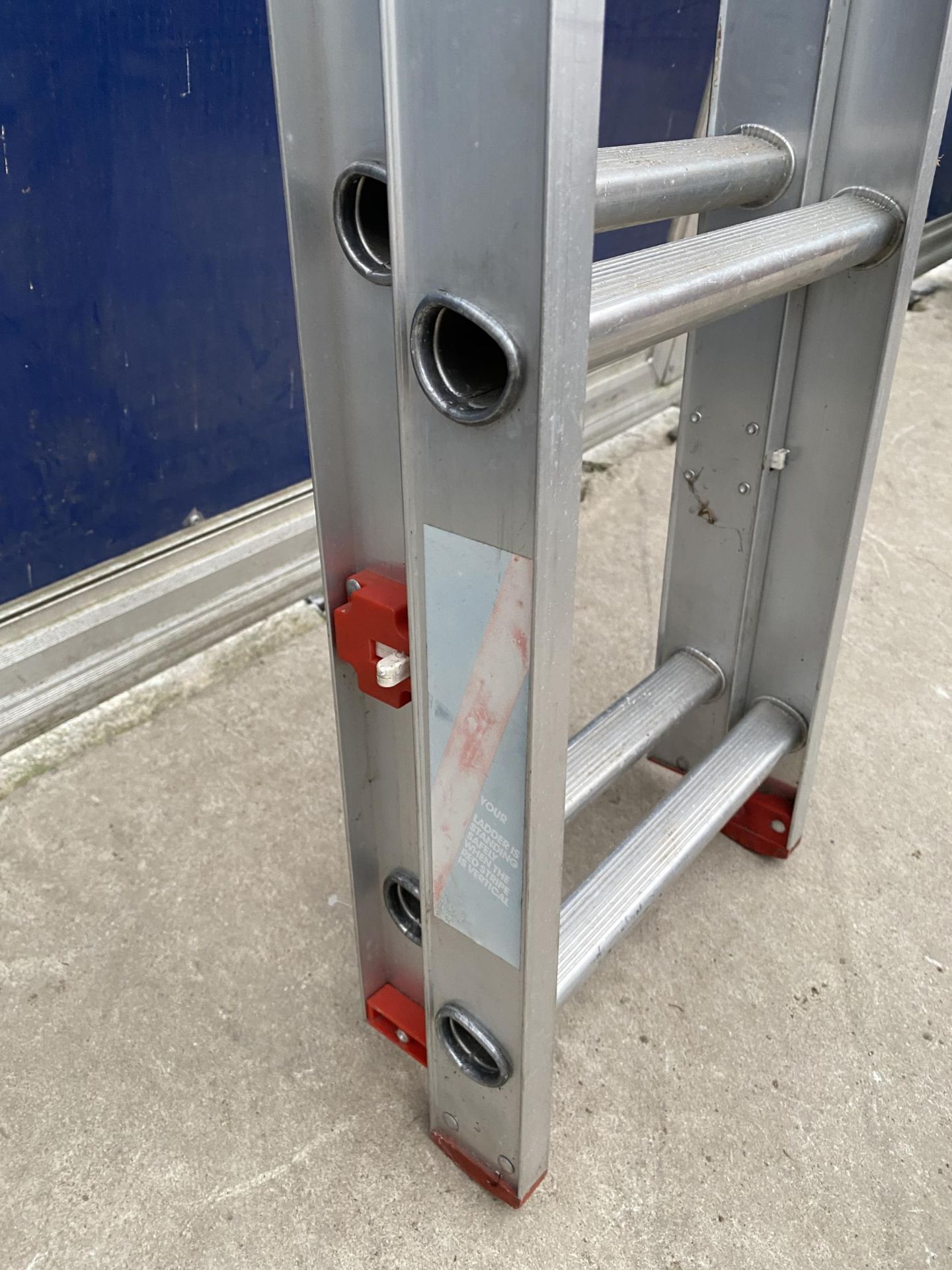 A TWELVE RUNG TWO SECTION EXTENDABLE ALUMINIUM LADDER - Image 3 of 3