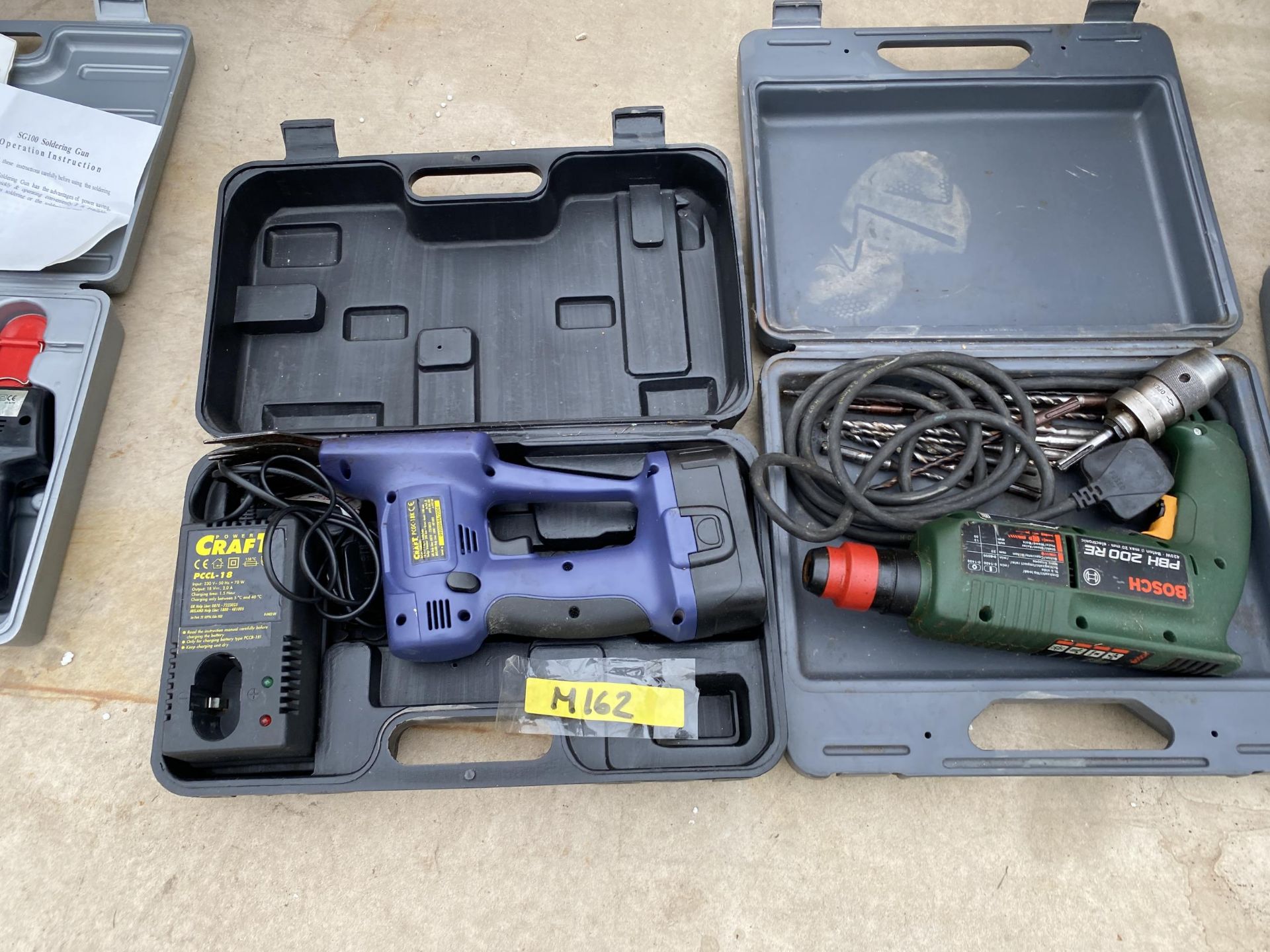 AN ASSORTMENT OF POWER TOOLS TO INCLUDE A BLACK AND DECKER MULTITOOL AND A BOSCH DRILL ETC - Image 2 of 3