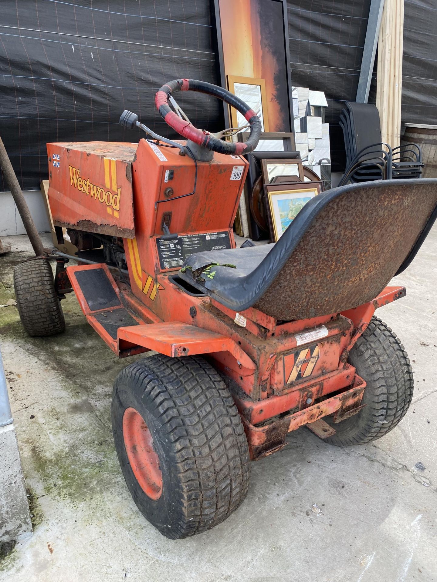 A WESTWOOD T1200 COMPACT TRACTOR FOR SPARES AND REPAIRS (KEY PRESENT) - Image 5 of 9