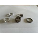 FIVE VARIOUS SILVER RINGS