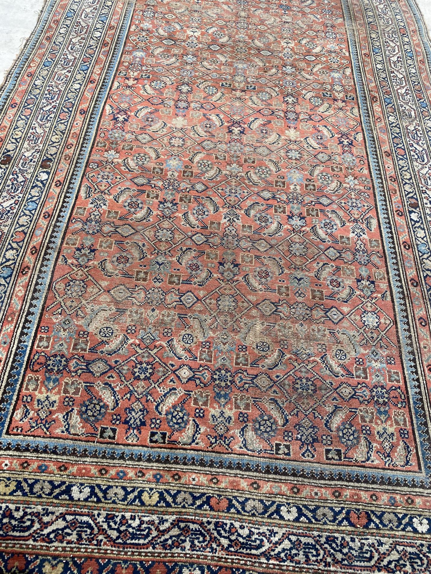 AN ANTIQUE, BELIEVED PERSIAN RUG 211 CM X 480 CM - Image 4 of 4