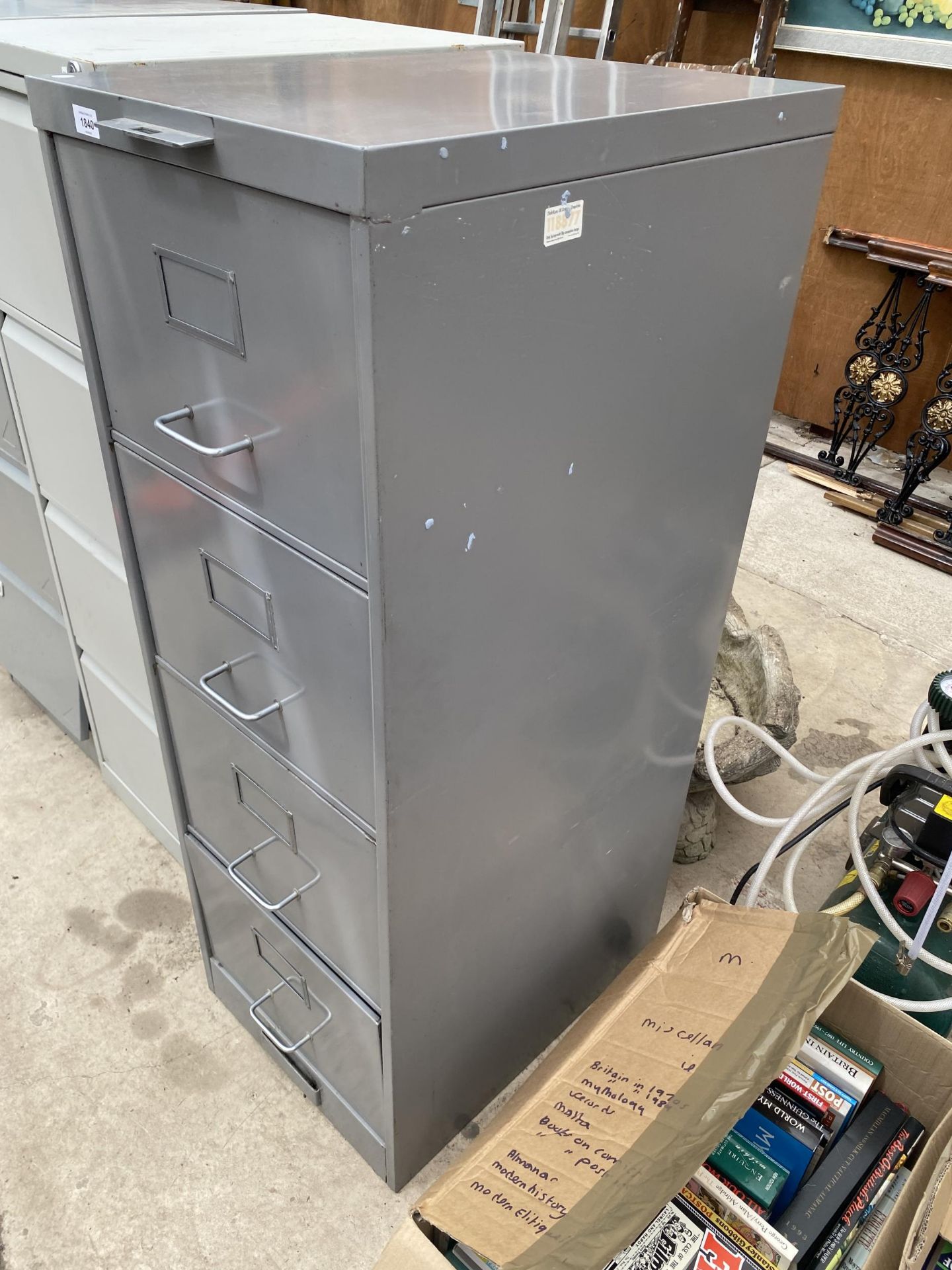 A FOUR DRAWER METAL FILING CABINET - Image 2 of 3