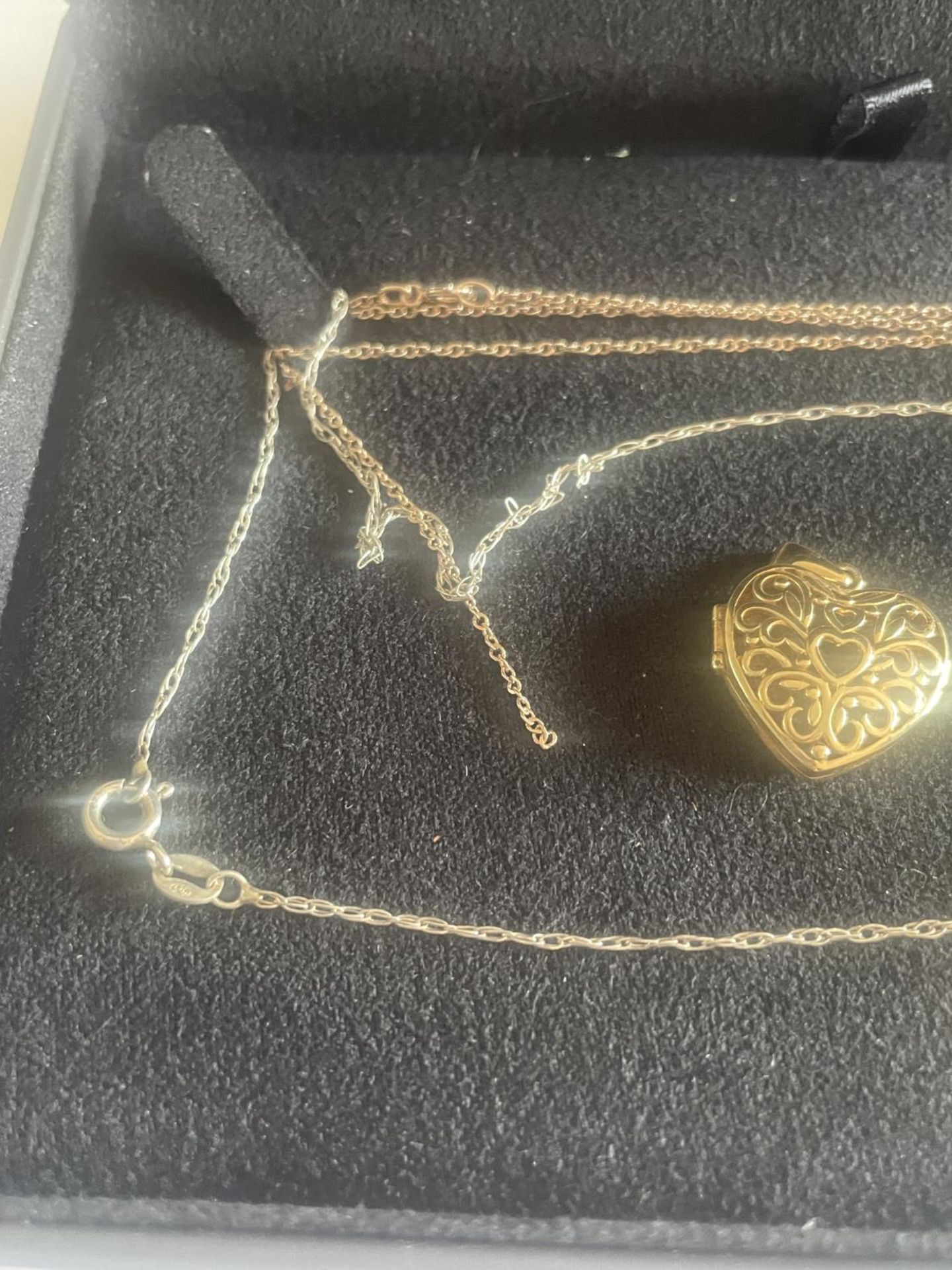 TWO SILVER GILT NECKLACES WITH HEART PENDANTS IN A PRESENTATION BOX - Image 3 of 3