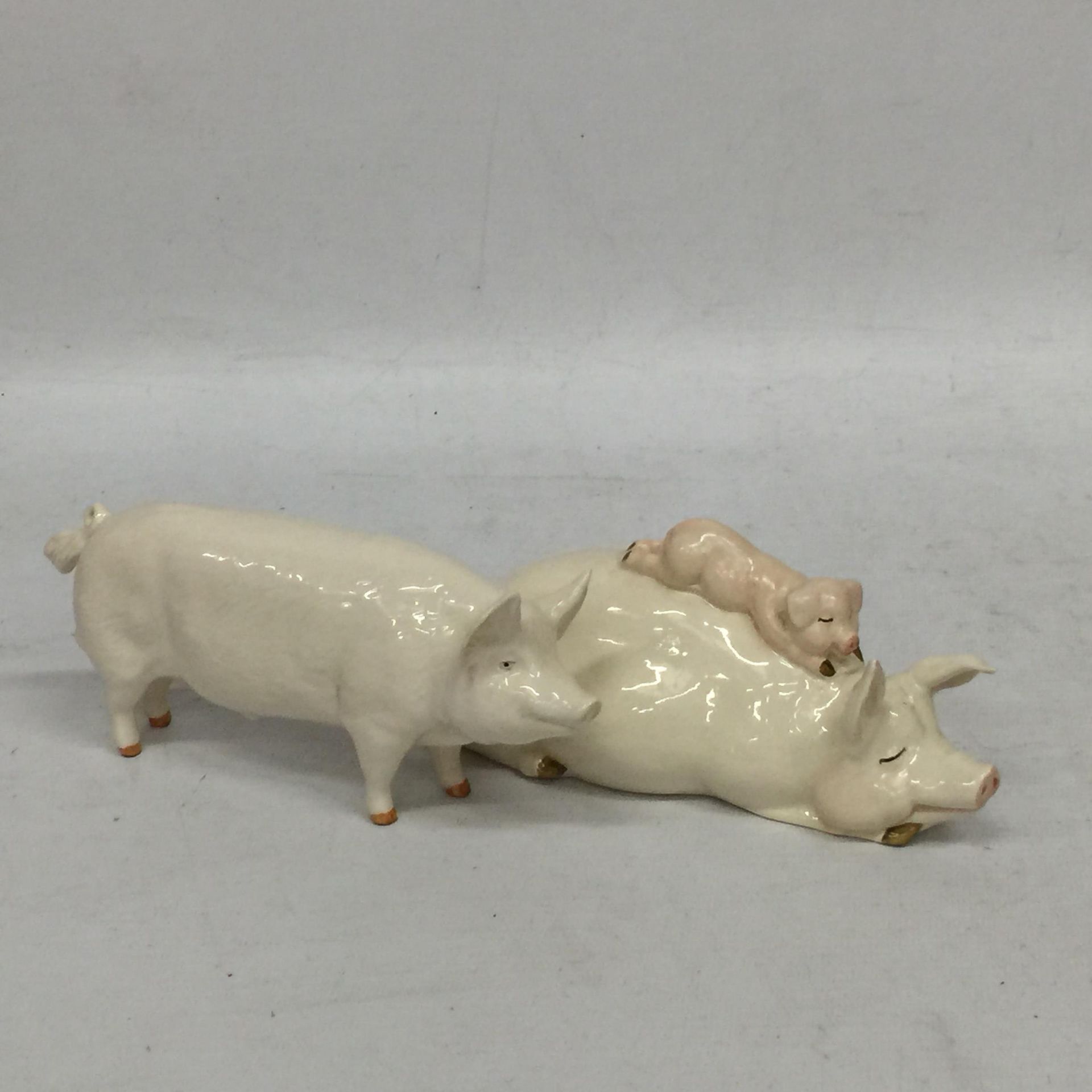 TWO BESWICK PIGS - Image 2 of 4