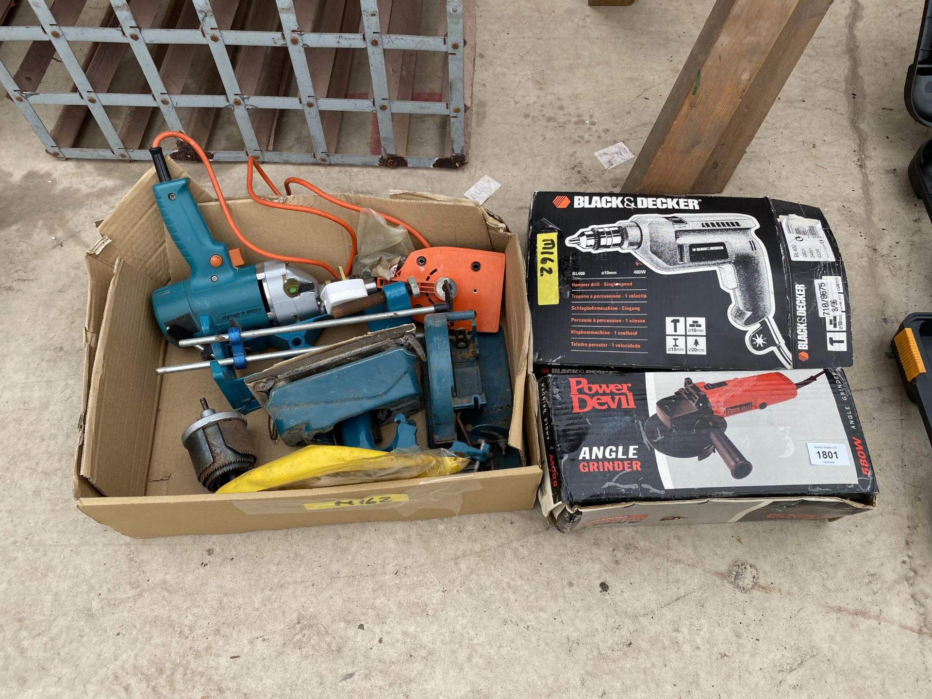 AN ASSORTMENT OF POWER TOOLS TO INCLUDE A BLACK AND DECKER DRILL AND A POWER DEVIL ANGLE GRINDER