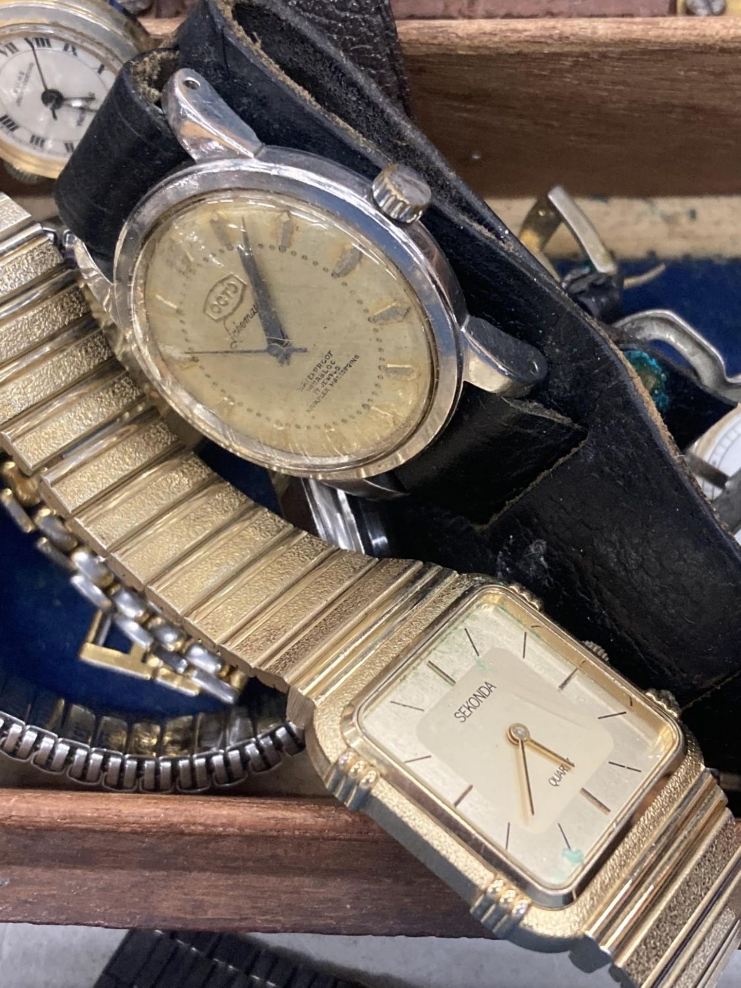 A QUANTITY OF WRISTWATCHES TO INCLUDE A BOXED LADIES AND GENTS GENEVA, VINTAGE ROTARY, SEKONDA, - Image 2 of 4