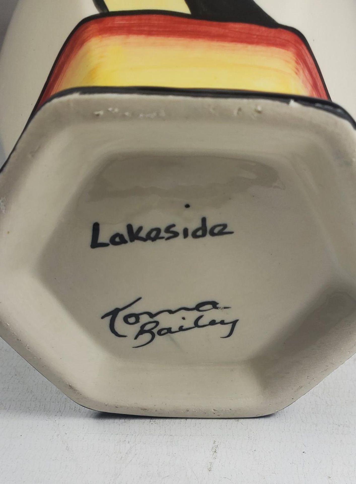 A LORNA BAILEY HAND PAINTED AND SIGNED HEXAGON VASE LAKESIDE - Image 2 of 2