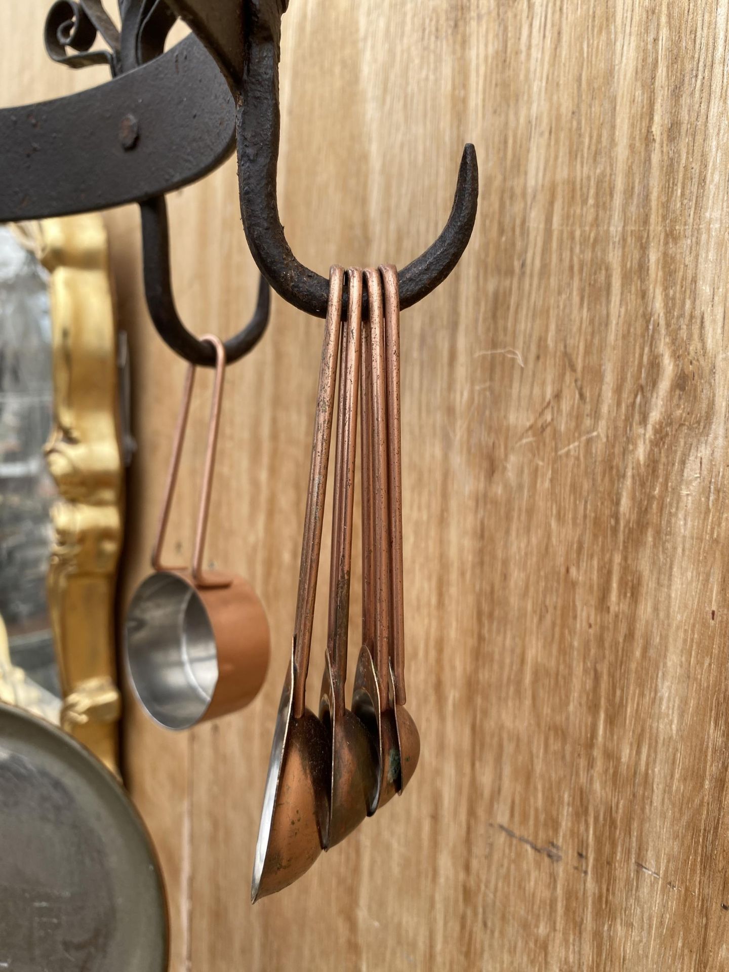 A VINTAGE BLACKSMITH MADE WROUGHT IRON POT HANGER WITH COPPER PANS AND SAUCE POTS (WALL BRACKET - Image 5 of 5