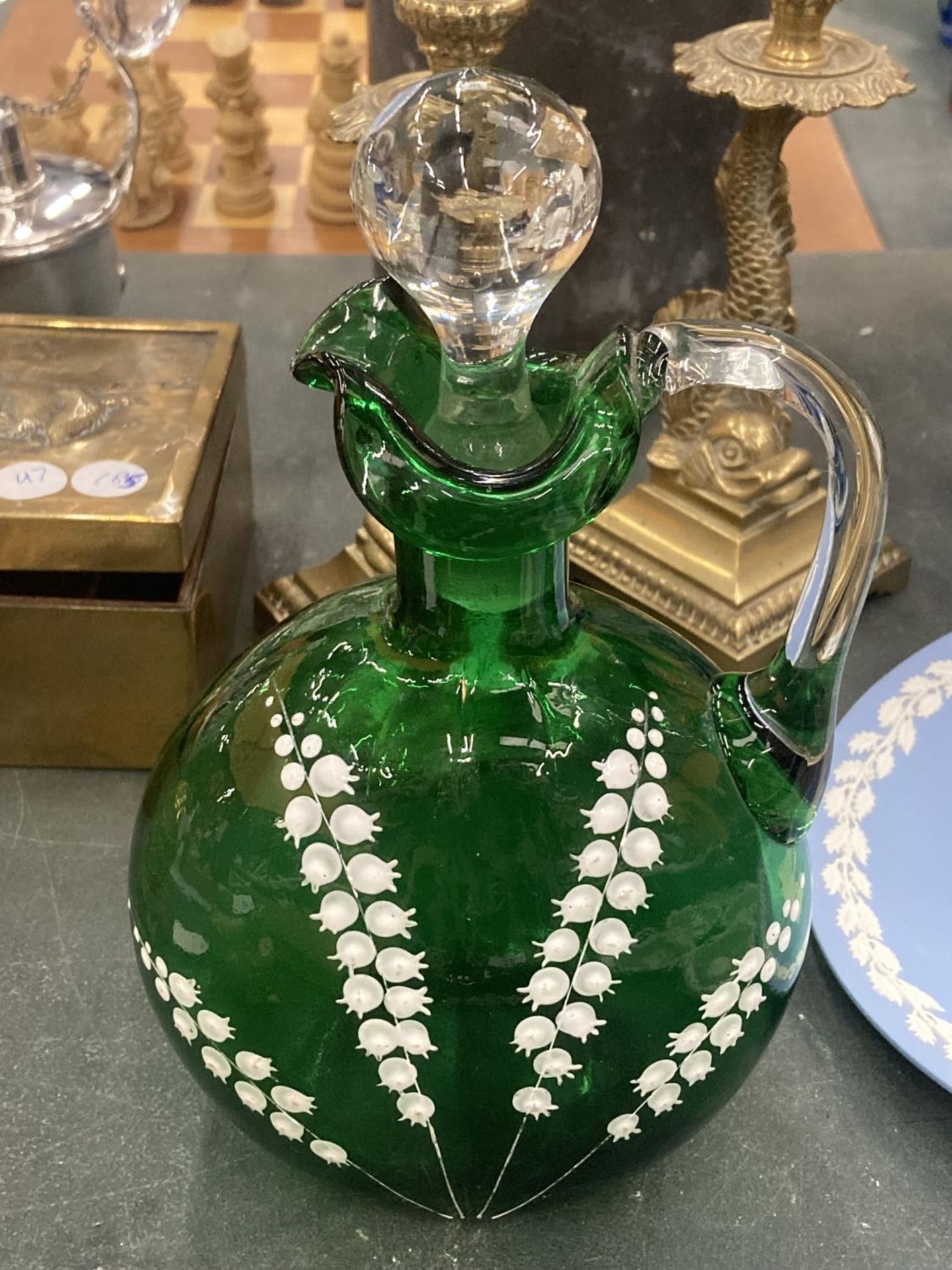 A VICTORIAN GREEN GLASS JUG WITH STOPPER WITH HAND PAINTED DECORATION PLUS A SCENT BOTTLE WITH - Image 6 of 8