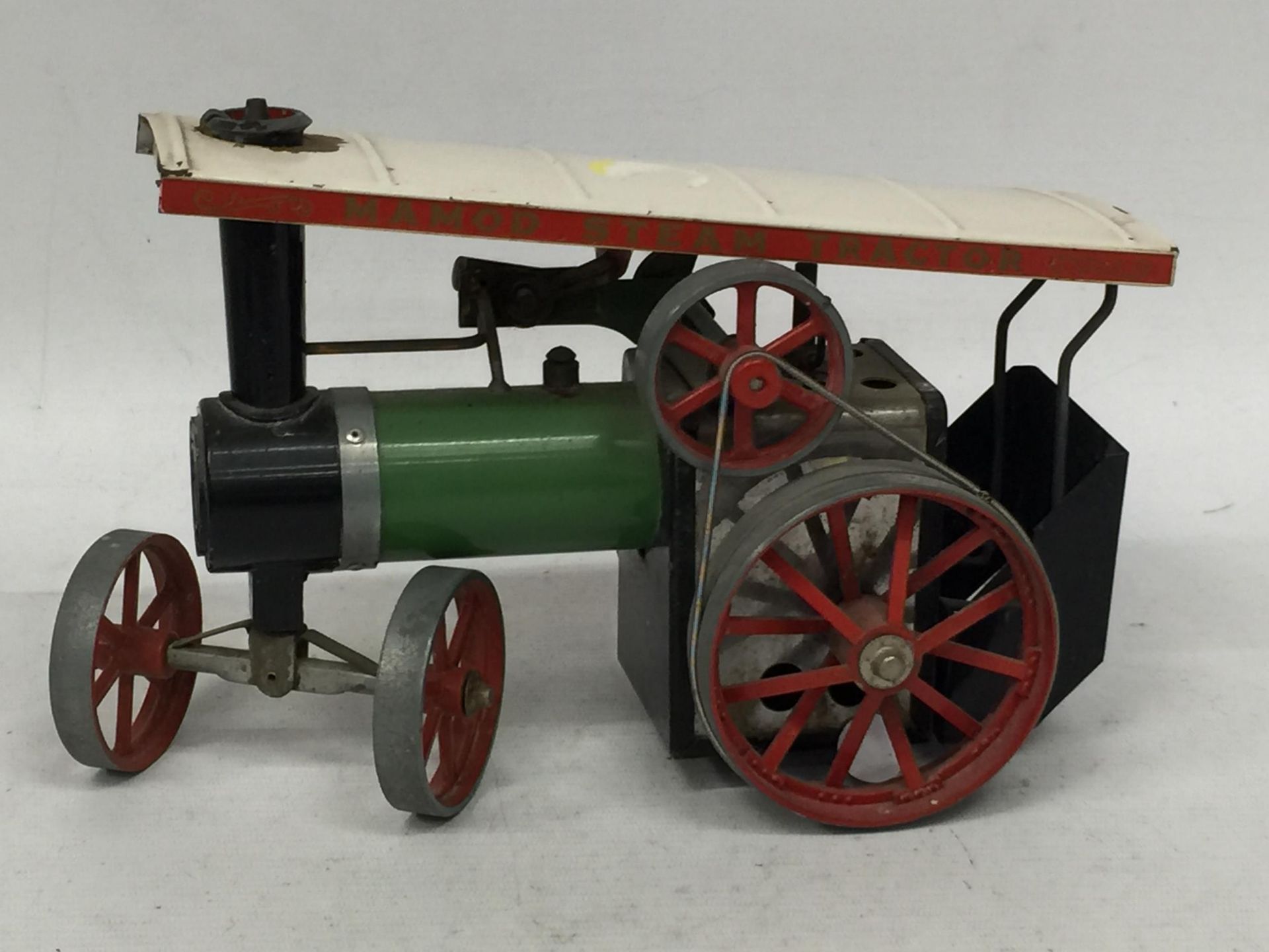 A VINTGAGE MAMOD STEAM ENGINE WAGON