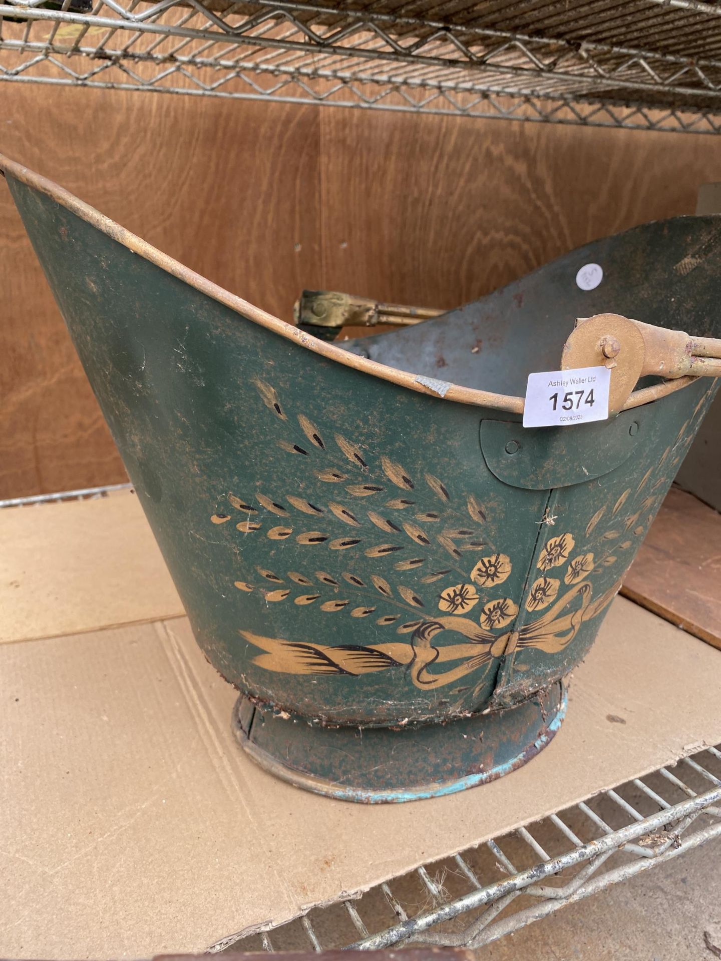 A VINTAGE PAINTED COAL BUCKET - Image 2 of 3