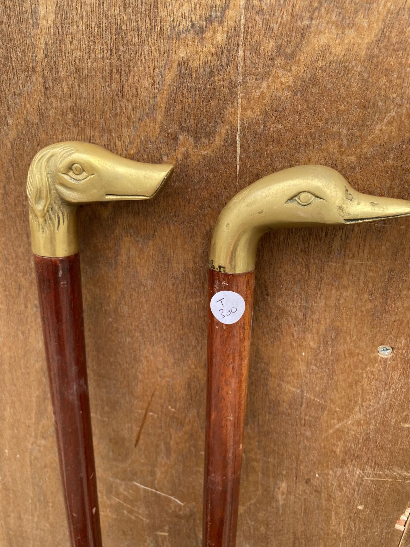 THREE VINTAGE WALKING STICKS TO INCLUDE TWO WITH BRASS DUCK HEAD HANDLES - Image 4 of 4