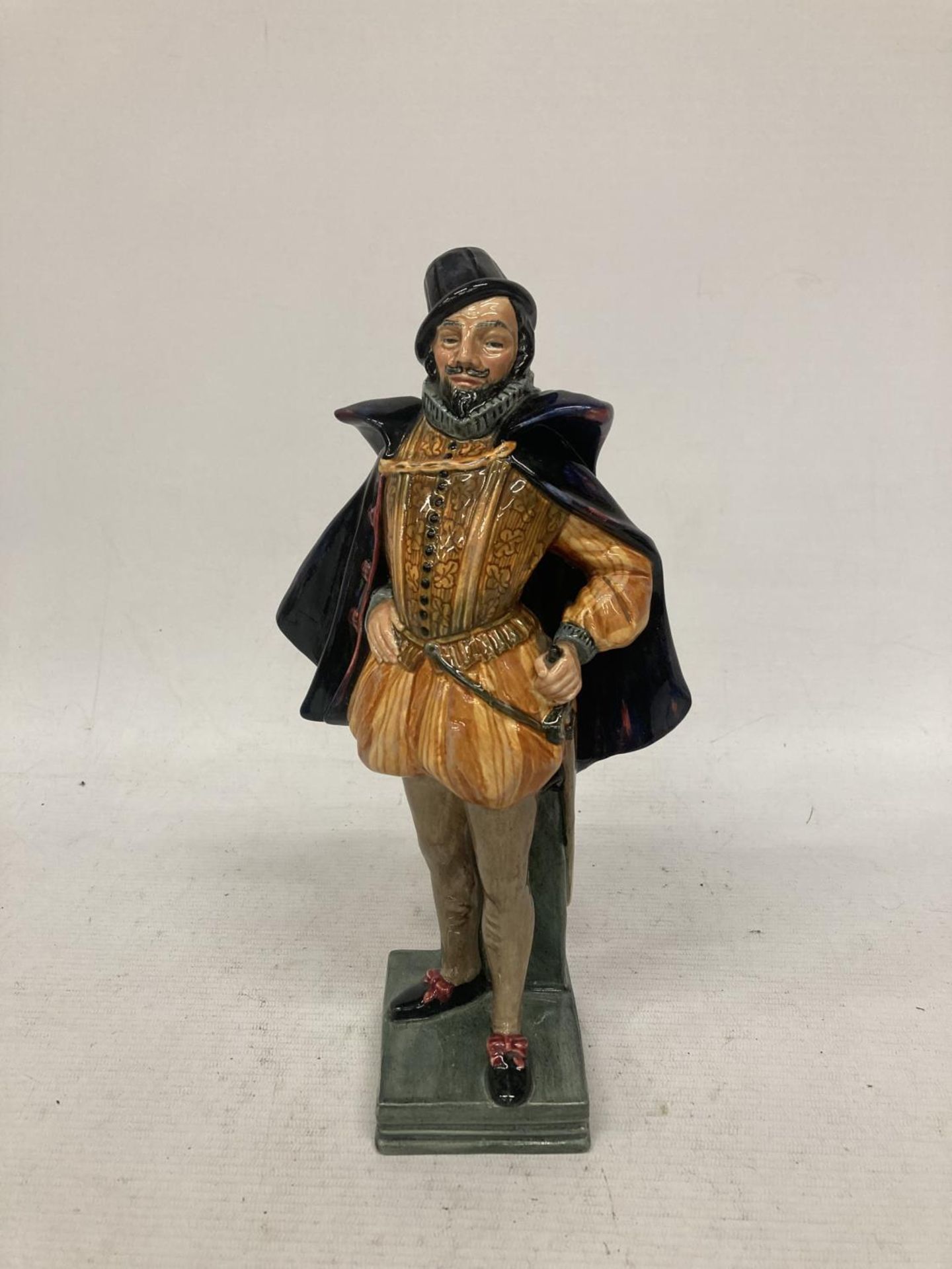 A ROYAL DOULTON FIGURE SIR WALTER RALEIGH HN2015