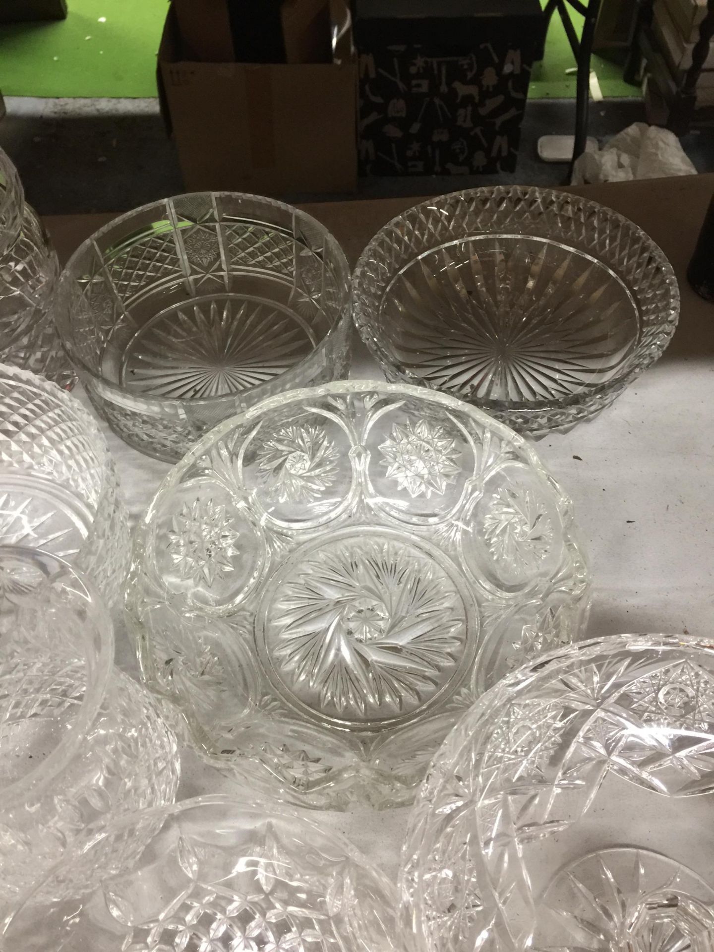 A COLLECTION OF CUT GLASS BOWLS, PEDESTAL DISH ETC - Image 4 of 4