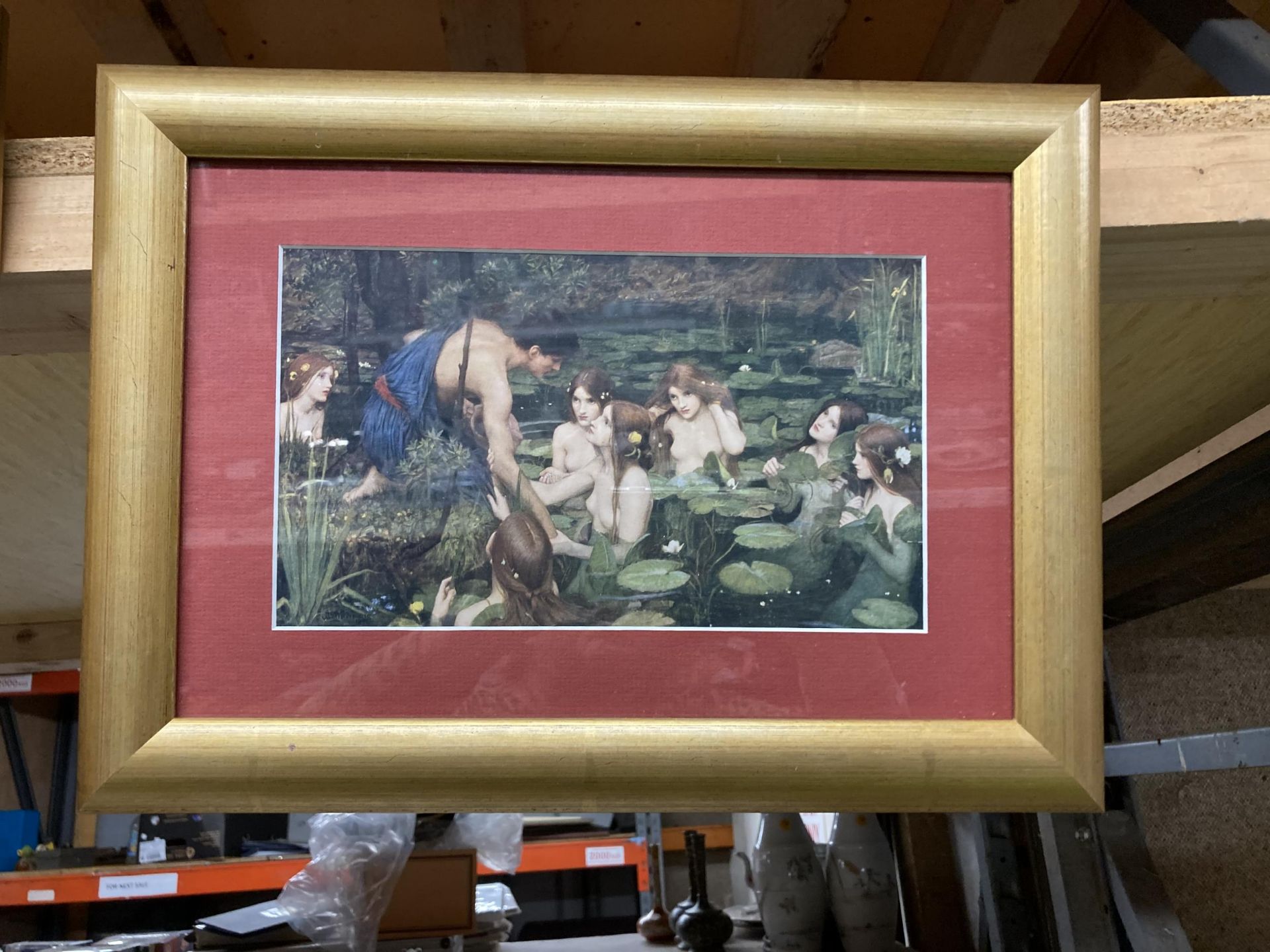 A GROUP OF SIX FRAMED PRINTS TO INCLUDE GILT CLASSICAL SCENES ETC - Image 7 of 7