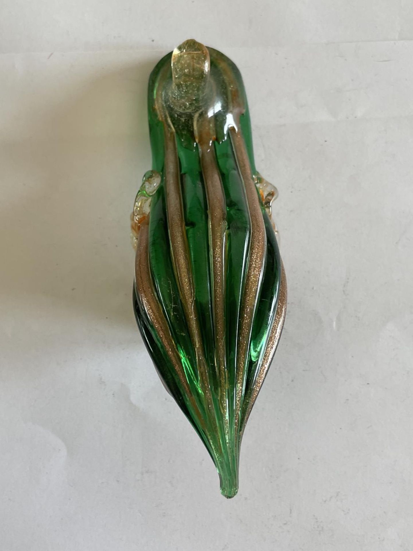 A VENETIAN GLASS SLIPPER - Image 4 of 4