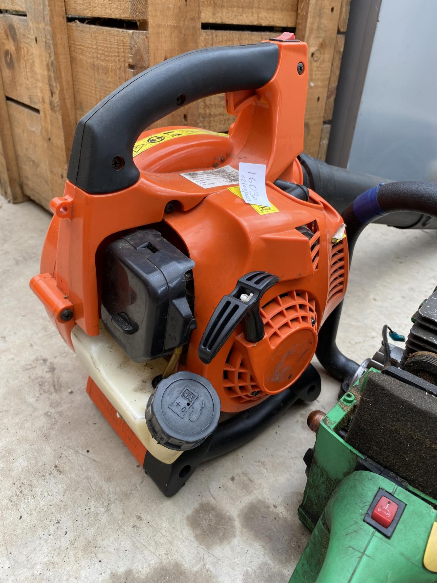 A GARDENLINE PETROL CHAINSAW AND A PETROL LEAF BLOWER - Image 3 of 3