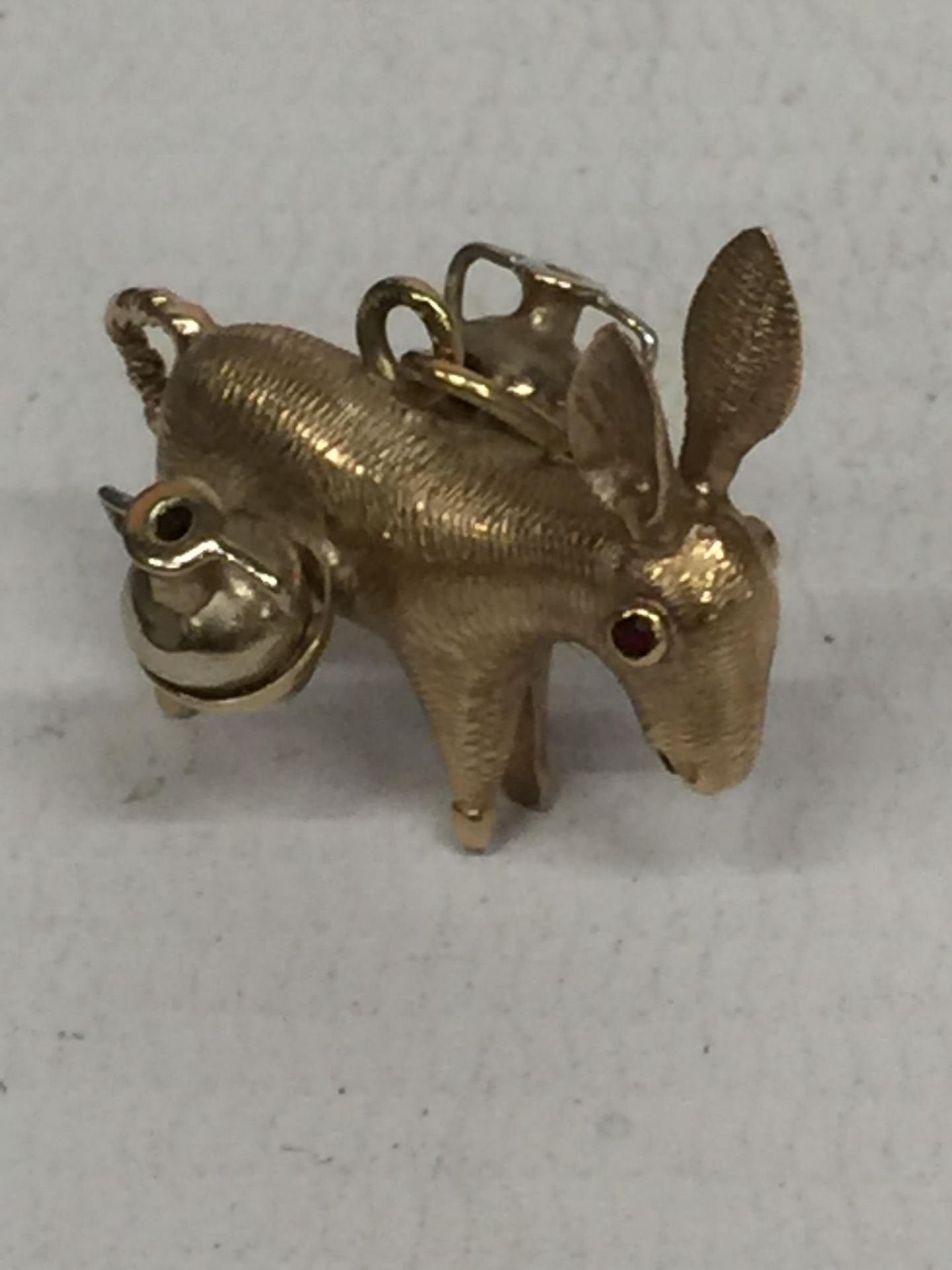 A 9 CARAT GOLD DONKEY CHARM GROSS WEIGHT 3.52 GRAMS