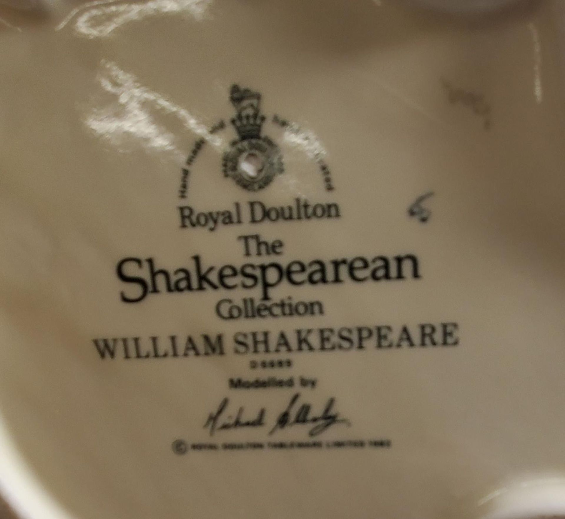 TWO LARGE ROYAL DOULTON TOBY JUGS - WILLIAM SHAKESPEARE AND TOWN CRIER - Image 3 of 5