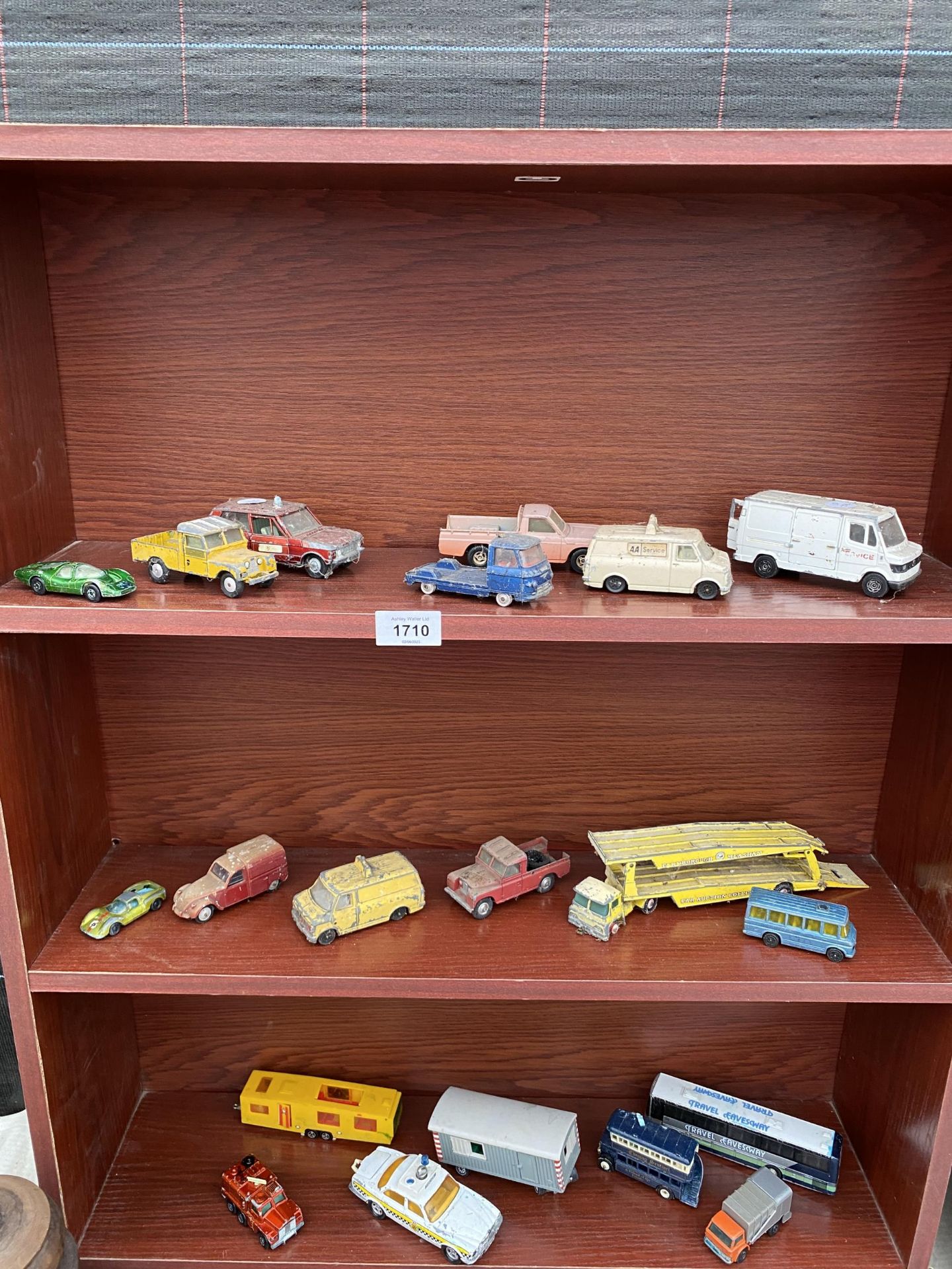 AN ASSORTMENT OF VINTAGE DIE CAST VEHICLES