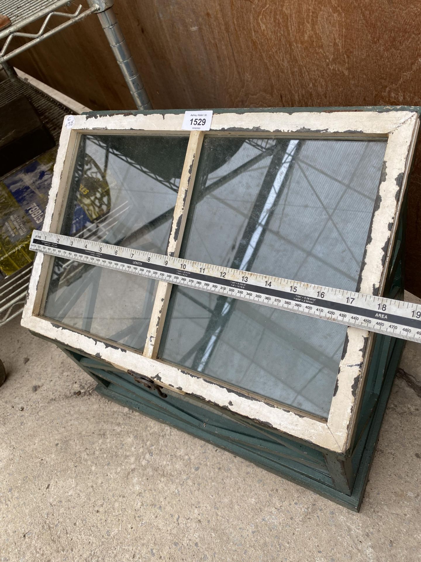 A TABLE TOP TERRARIUM GLASS HOUSE CABINET - Image 3 of 5