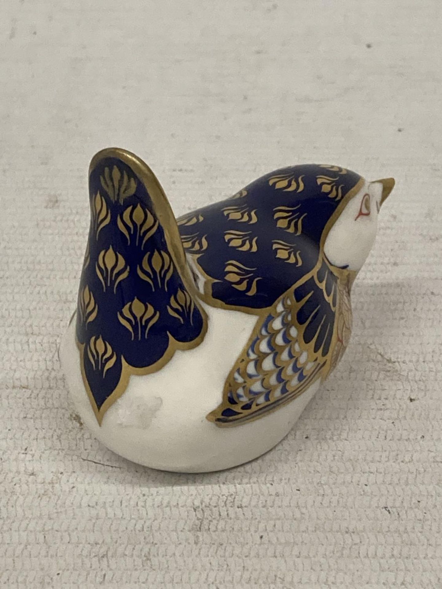 A ROYAL CROWN DERBY WREN (SECOND) - Image 2 of 3
