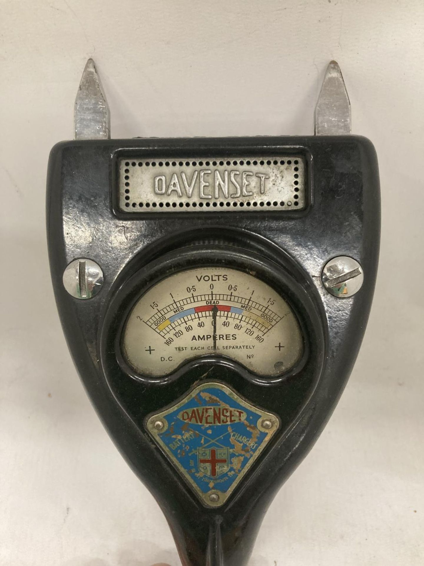 A VINTAGE 'DAVENSET' BATTERY TESTER - Bild 2 aus 3