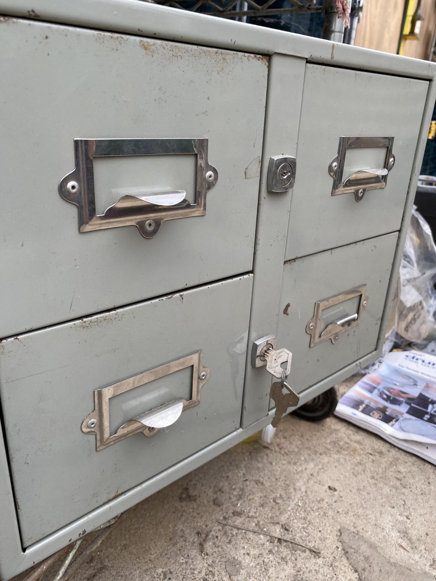 A VINTAGE FOUR DRAWER METAL INDEX CABINET - Image 2 of 2