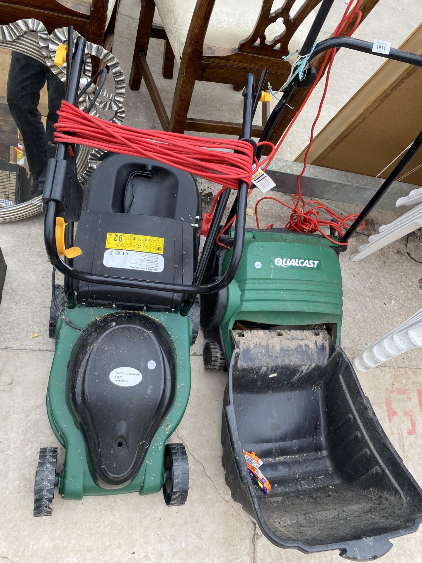 AN ELECTRIC QUALCAST LAWN RAKE AND AN ELECTRIC LAWN MOWER - Image 2 of 2