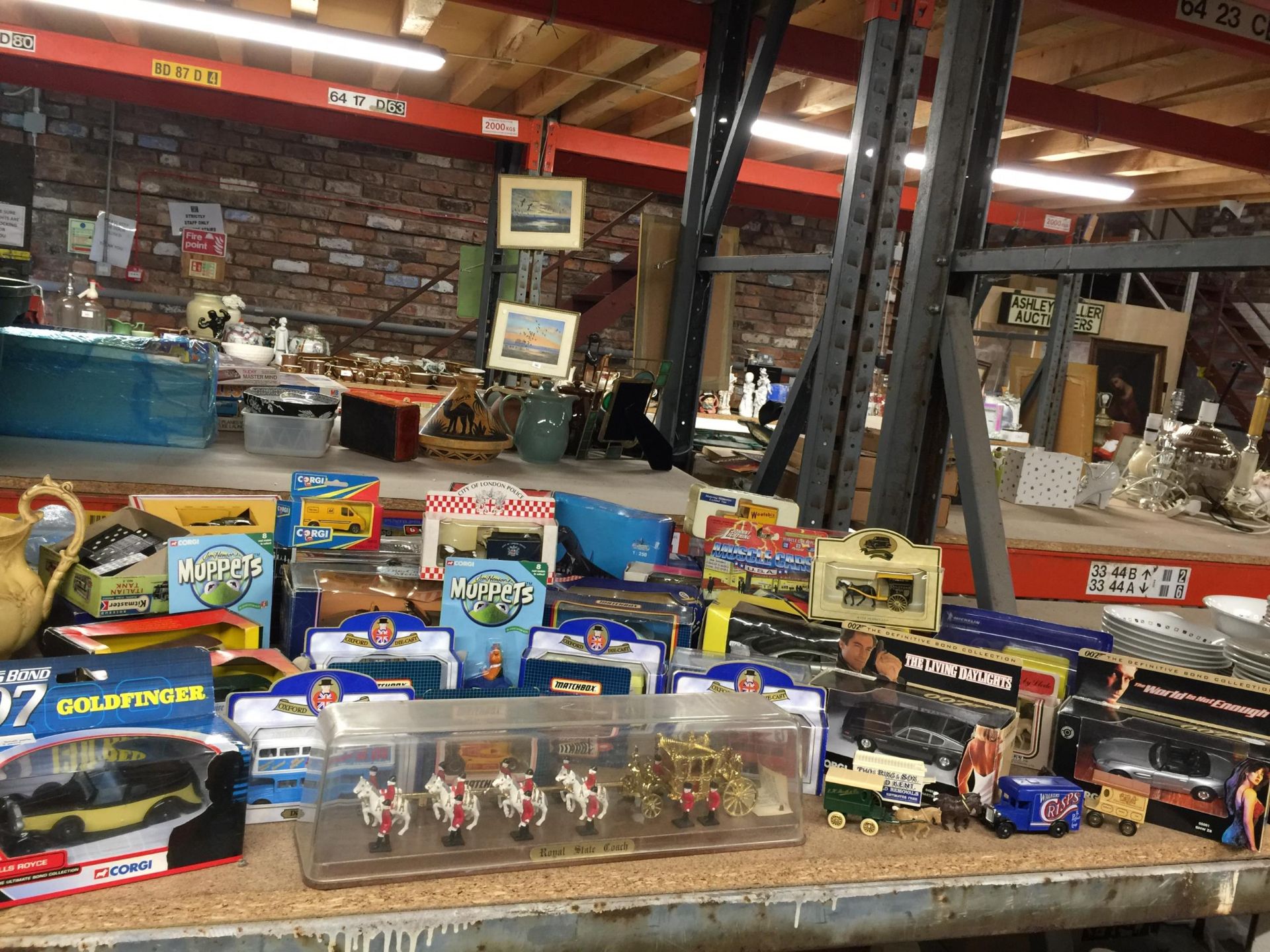 A COLLECTION OF BOXED DIECAST VEHICLES, 007, ROYAL STAGE COACH ETC