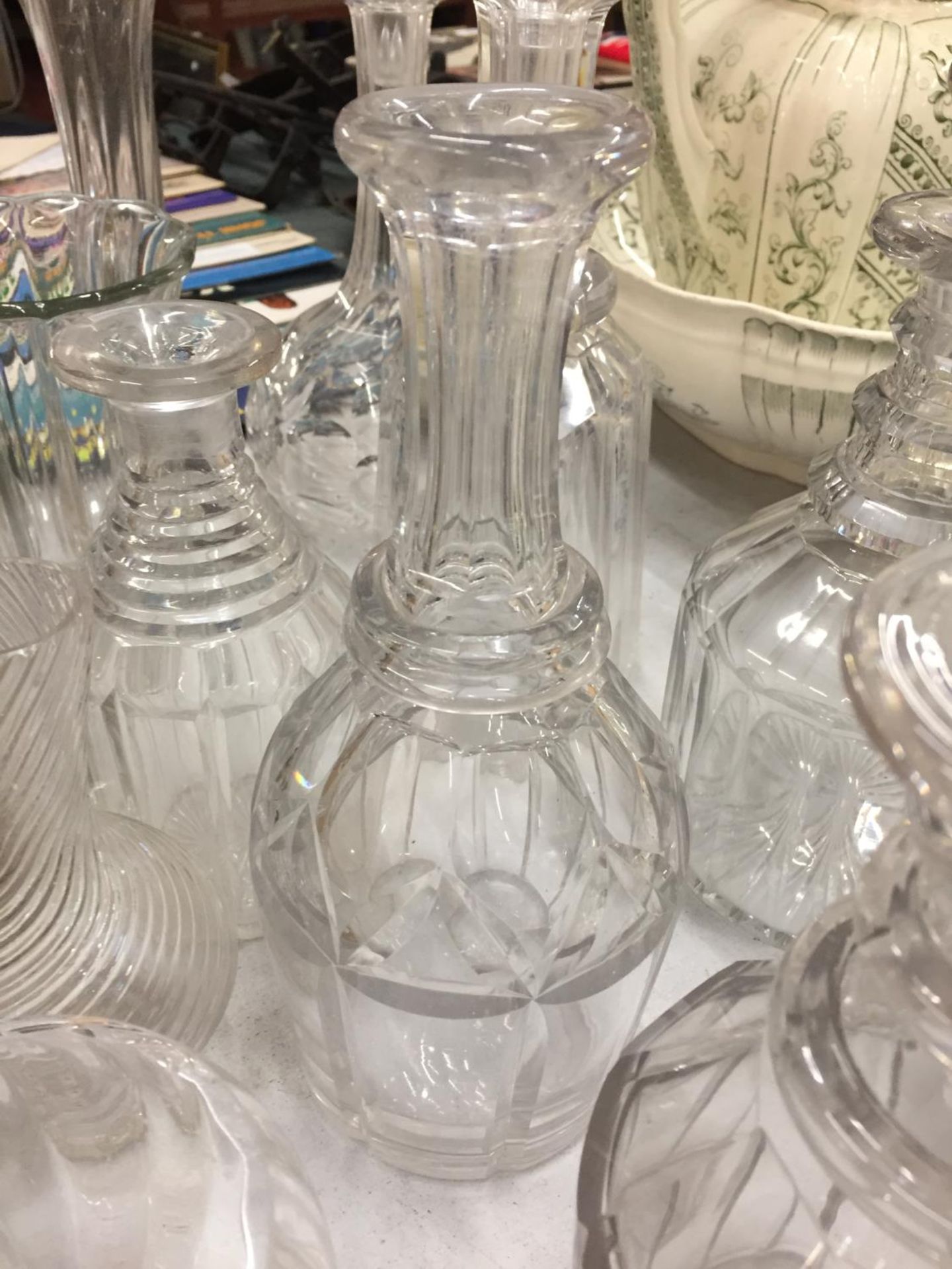 A COLLECTION OF GEORGIAN DECANTERS AND OTHER GLASSWARES - Image 3 of 5