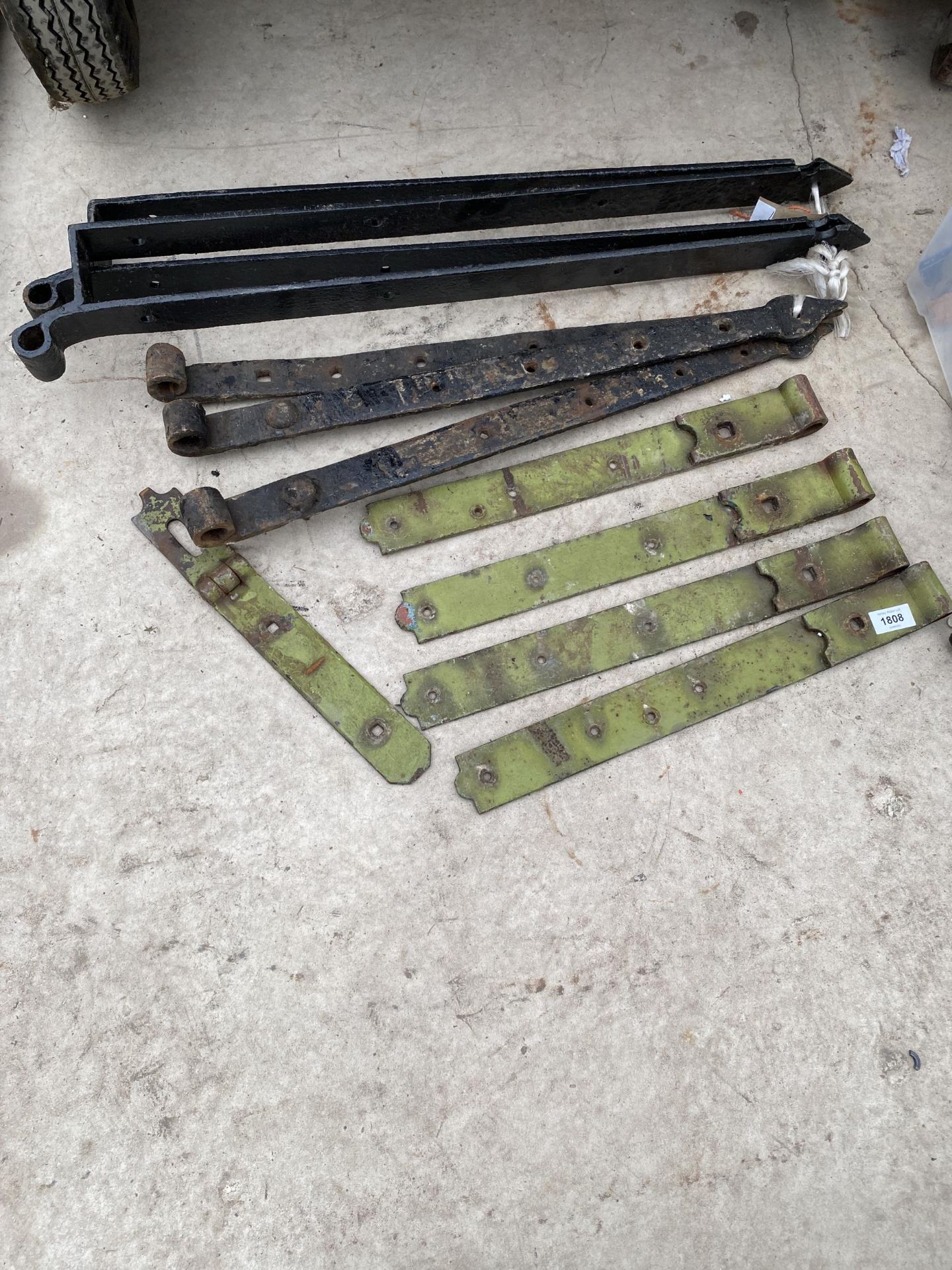 AN ASSORTMENT OF HEAVY DUTY METAL GATE HINGES