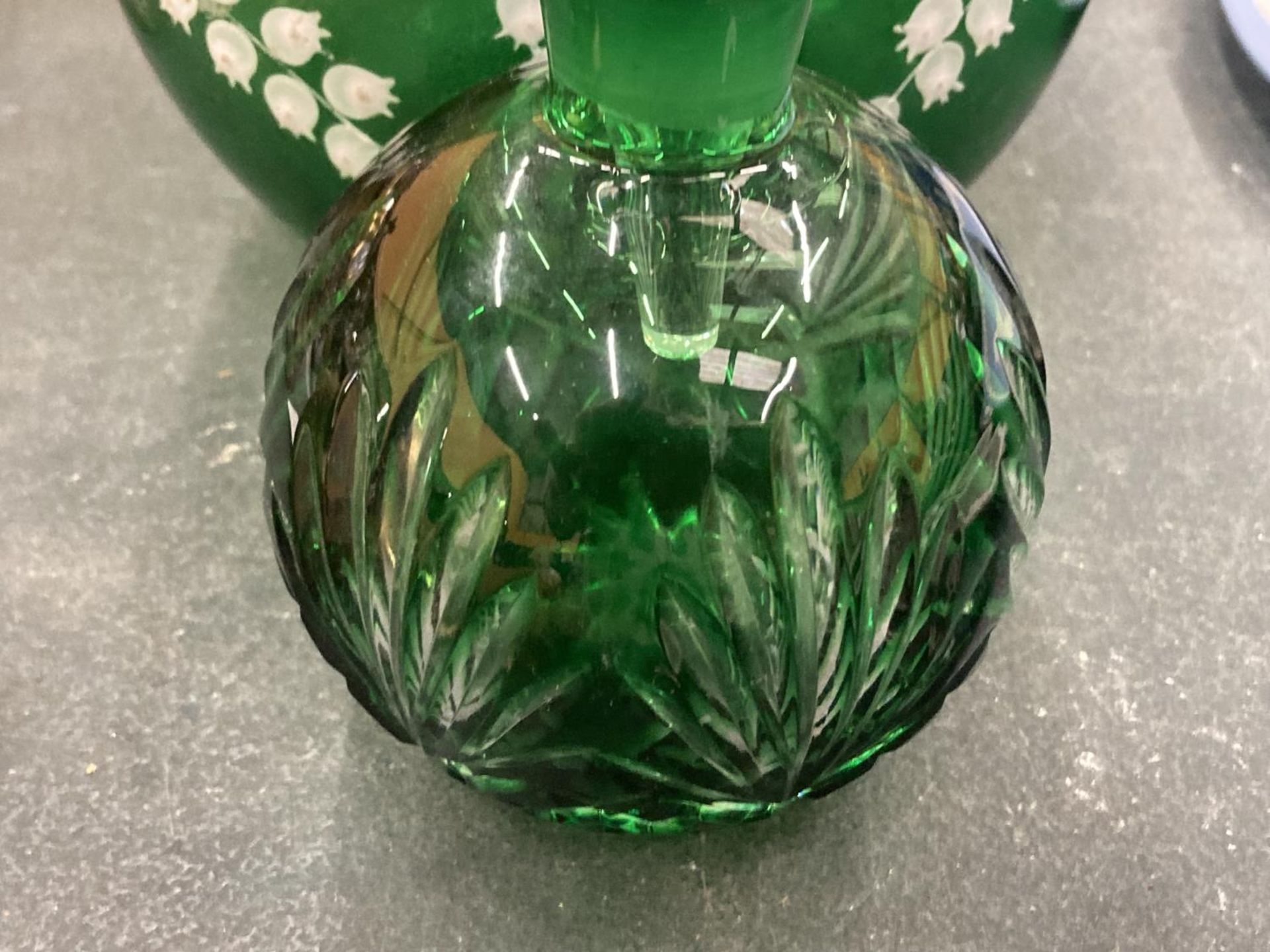 A VICTORIAN GREEN GLASS JUG WITH STOPPER WITH HAND PAINTED DECORATION PLUS A SCENT BOTTLE WITH - Image 3 of 8