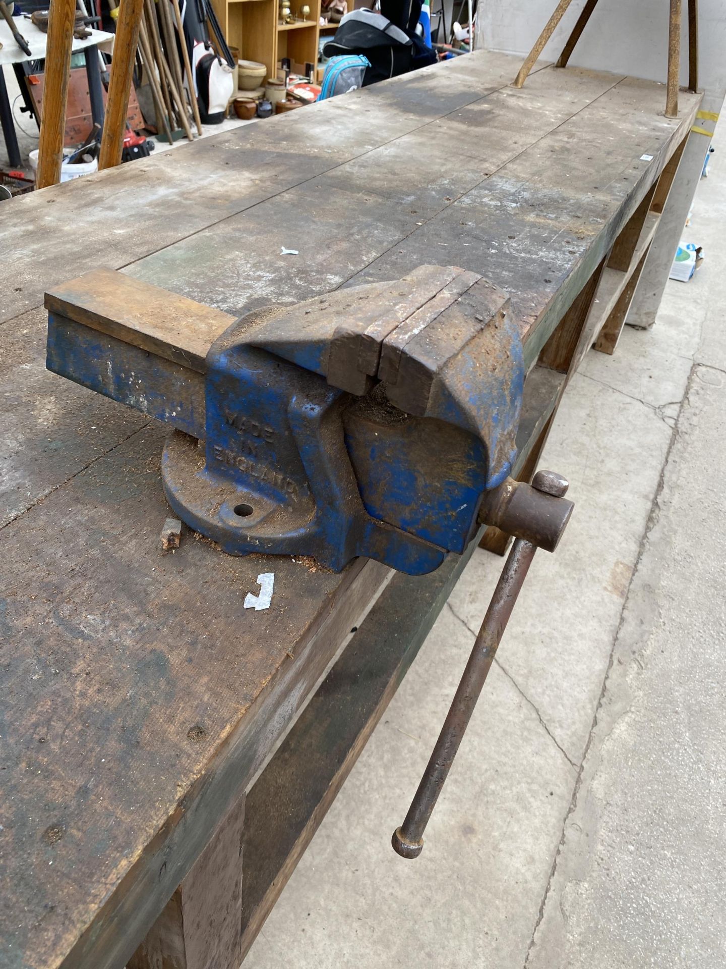 A VERY LARGE WOODEN WORK BENCH WITH RECORD NO.5 BENCH VICE ATTATCHED (L:410CM) - Image 3 of 5