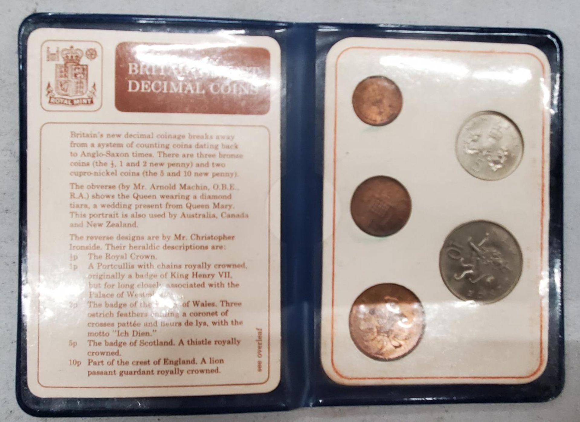 THREE COLLECTORS WALLETS OF BRITAIN'S FIRST DECIMAL COINS - Bild 3 aus 5