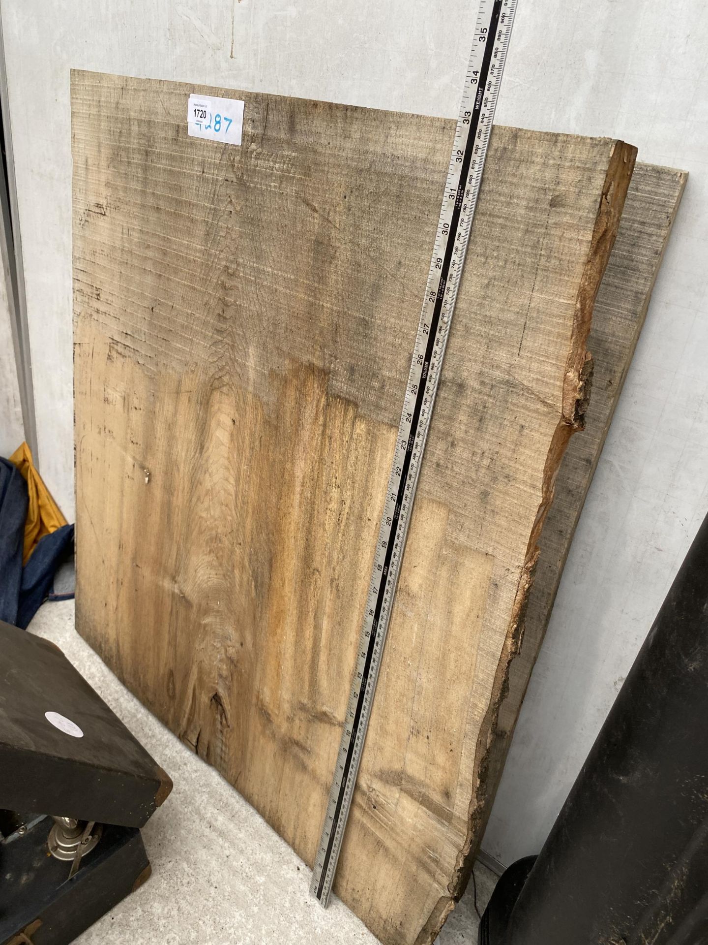 TWO PLANKERS OF DRIED SEEDER WOOD - Bild 3 aus 4