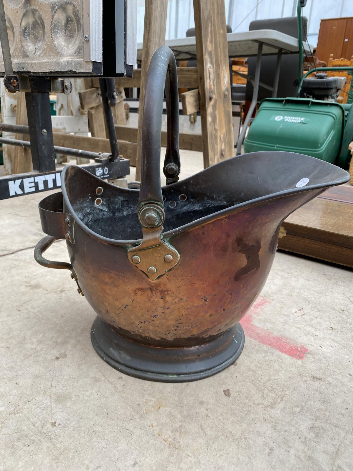 A VINTAGE COPPER COAL BUCKET - Image 2 of 2