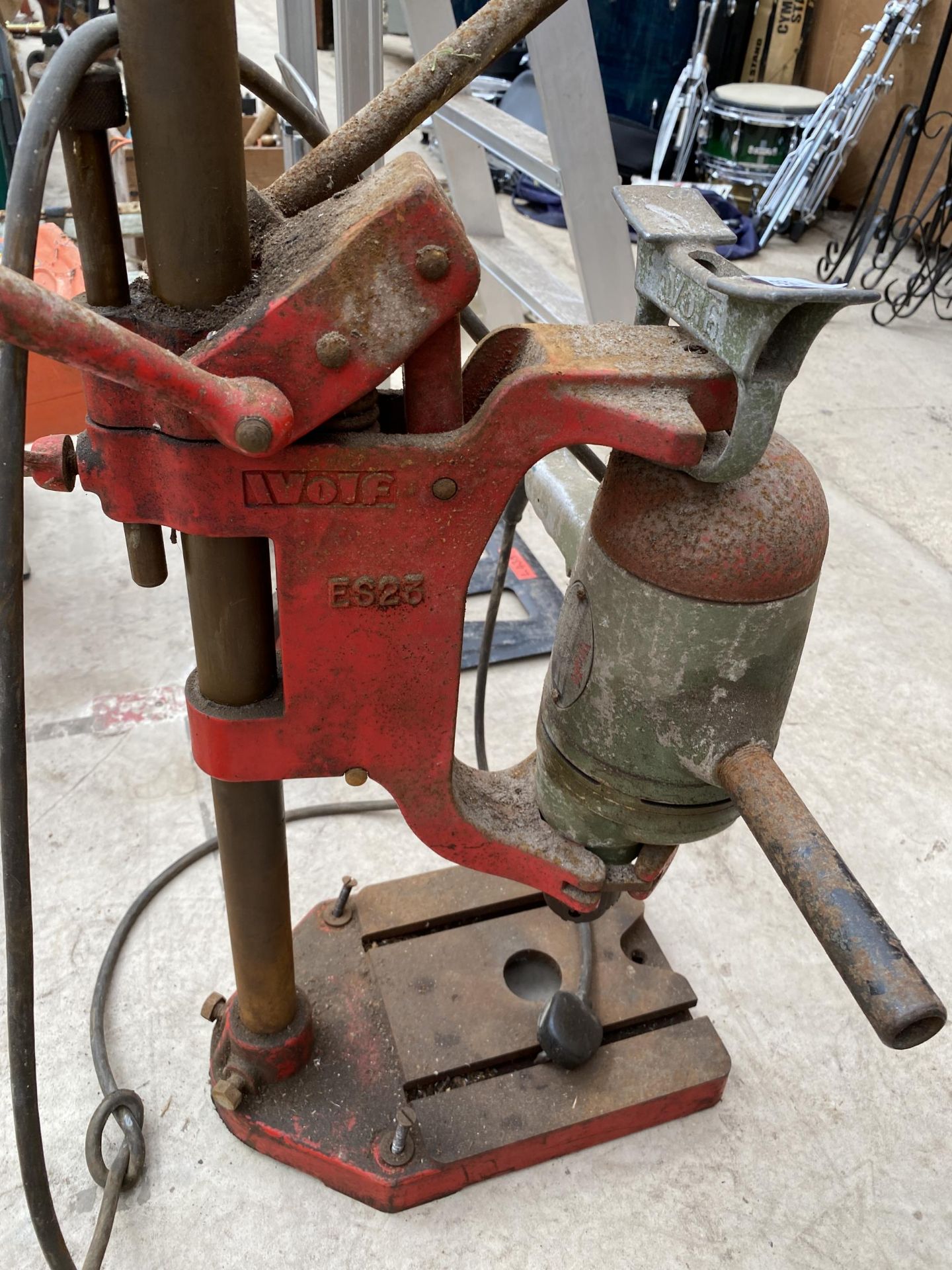 A VINTAGE WOLF DRILL STAND AND DRILL - Image 3 of 3