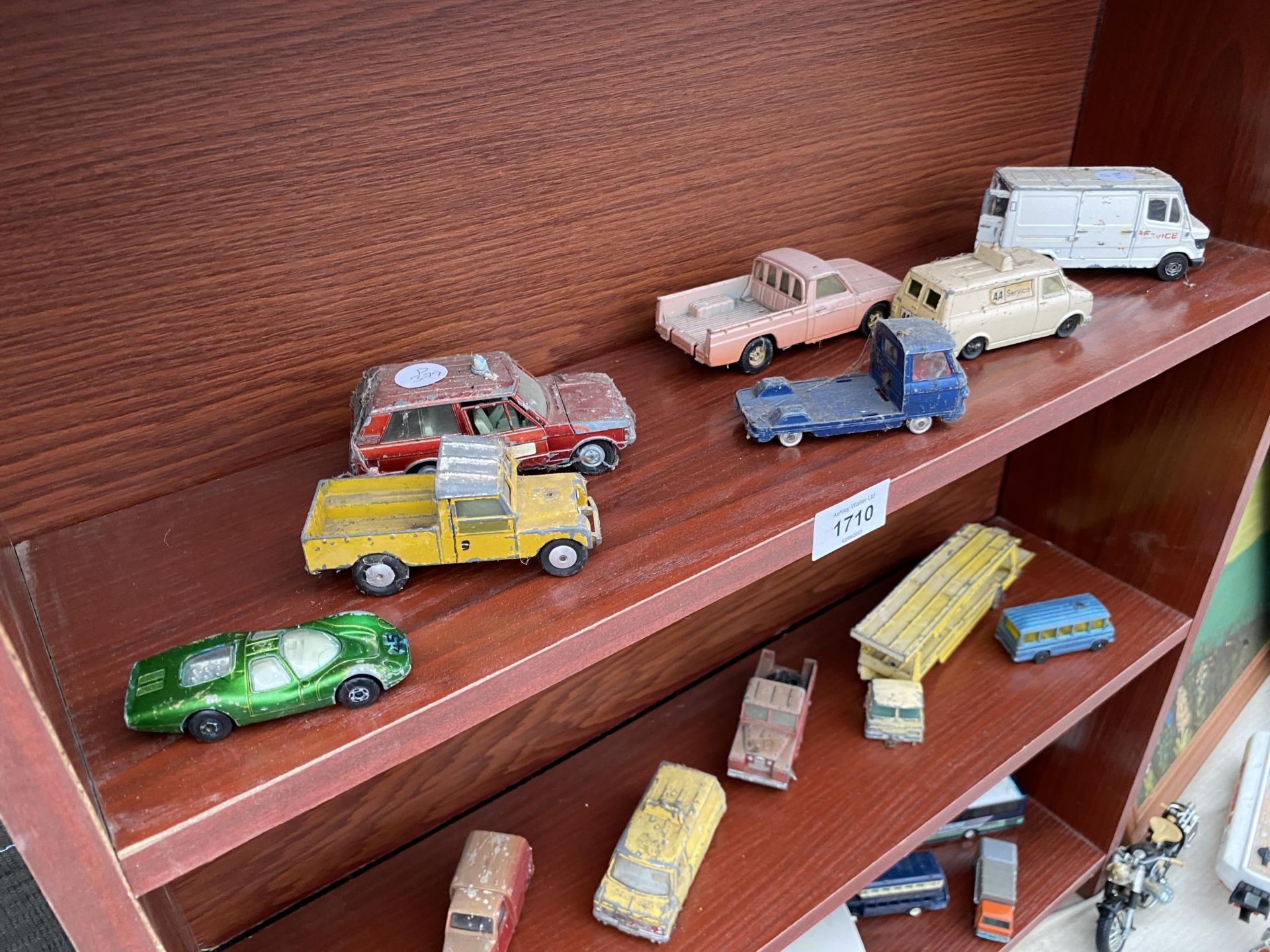 AN ASSORTMENT OF VINTAGE DIE CAST VEHICLES - Image 2 of 4