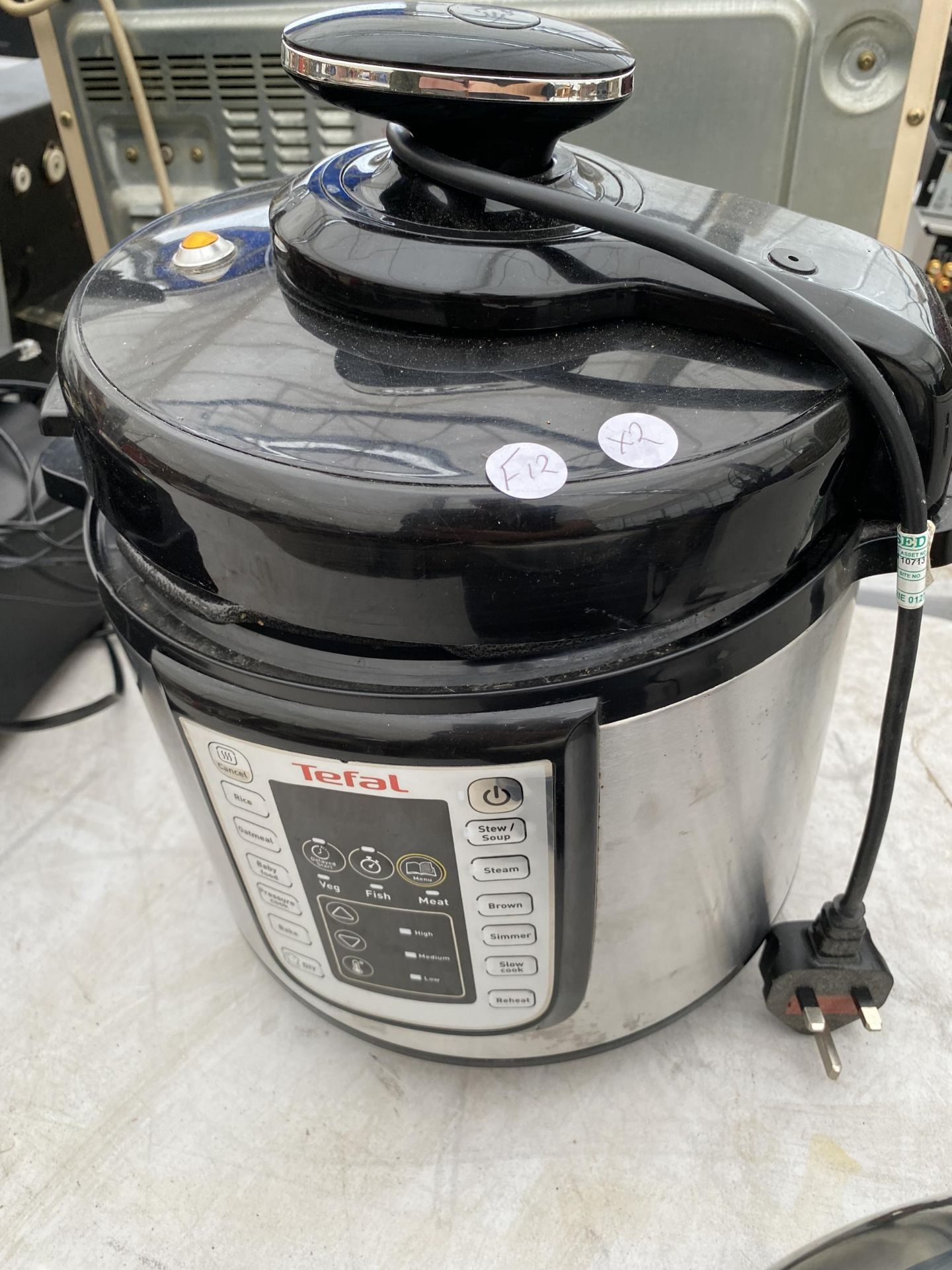 A TEFAL MULTICOOKER AND A DEEP FAT FRYER - Image 2 of 4