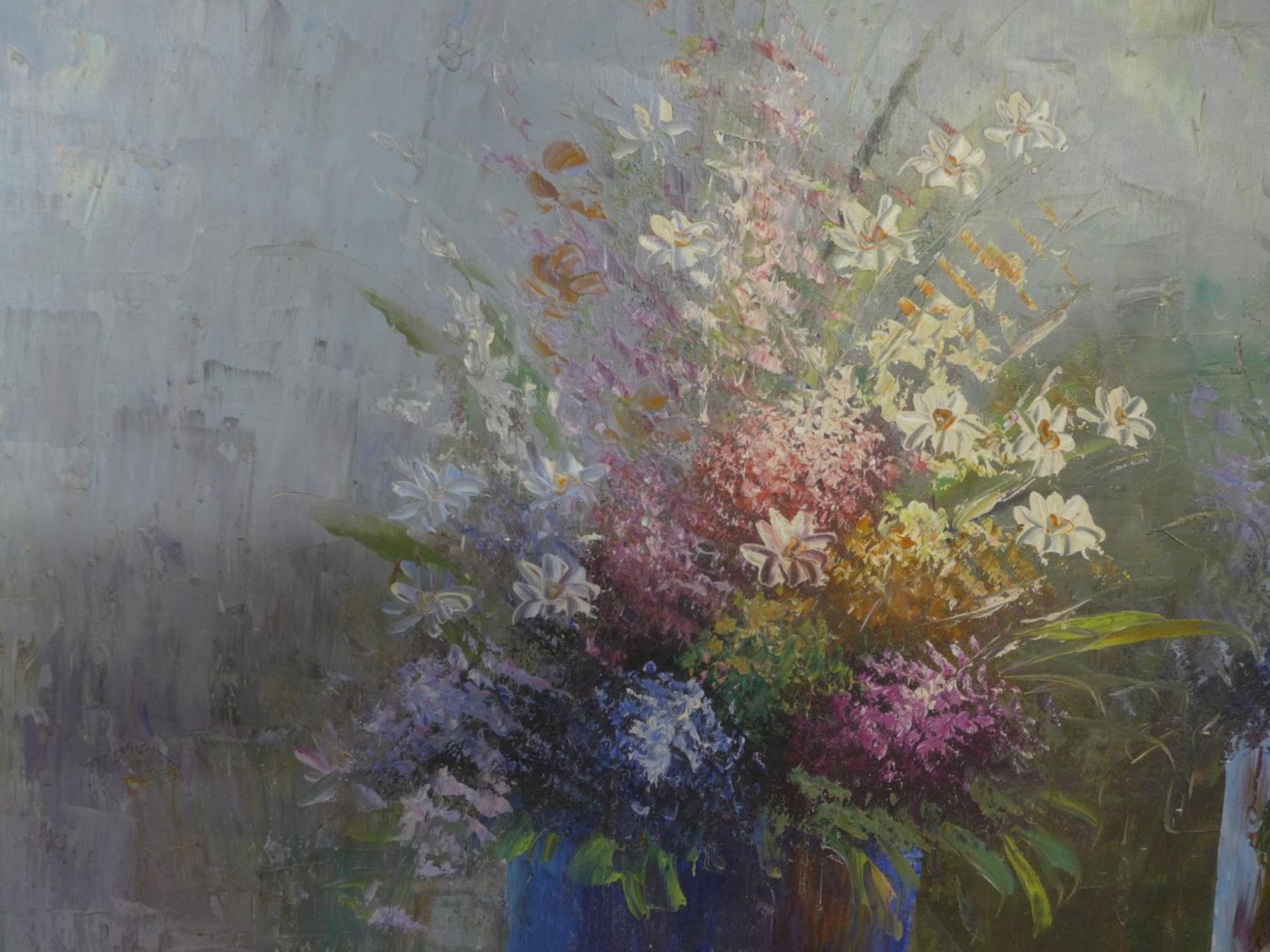 RENNICK (LATE 20TH/EARLY 21ST CENTURY) VASES OF FLOWERS, OIL ON CANVAS, SIGNED, 60X90CM, FRAMED - Image 4 of 4