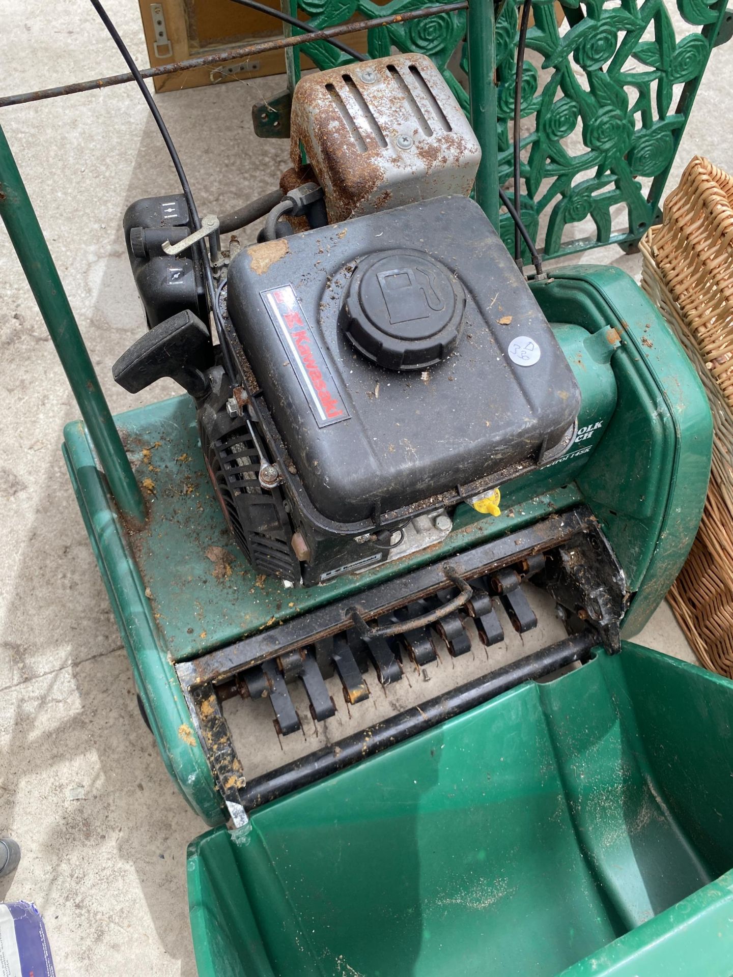 A SUFFOLK PUNCH CYLINDER PETROL LAWN RAKE WITH GRASS BOX - Image 2 of 3