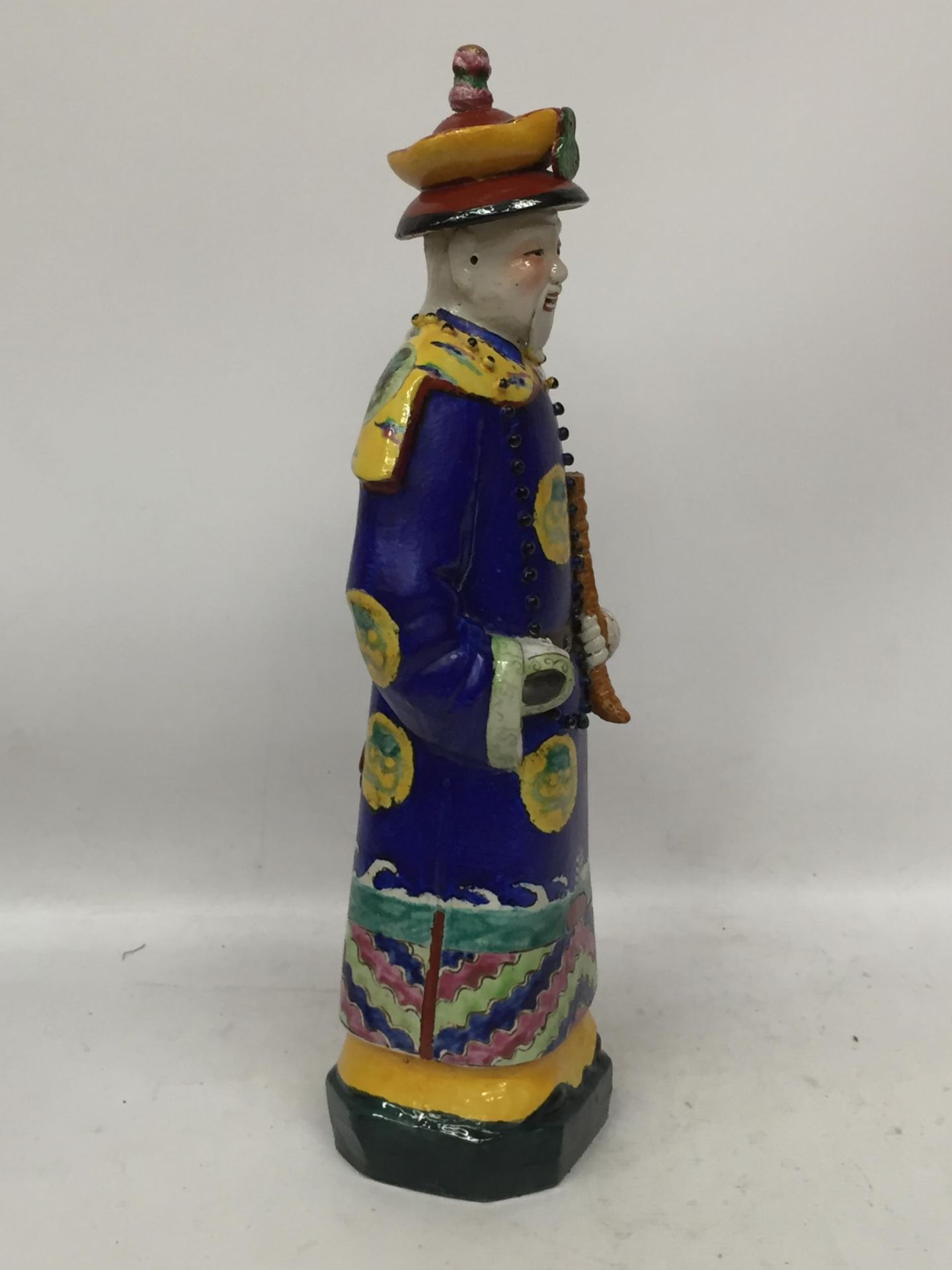 A CHINESE STONEWARE FIGURE WITH SEAL MARK TO BASE - Image 2 of 4