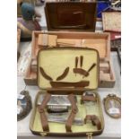 A VINTAGE GENTS GROOMING KIT, CASED, A LADIES VANITY SET, CASED AND AN EMPTY GROOMING KIT CASE