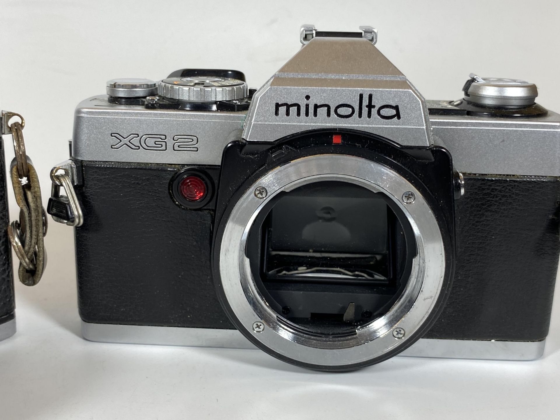 TWO VINTAGE CAMERAS - YASHICA TL-ELECTRO FITTED WITH A YASHICA AUTO 50MM LENS AND A MINOLTA XG2 BODY - Image 3 of 3