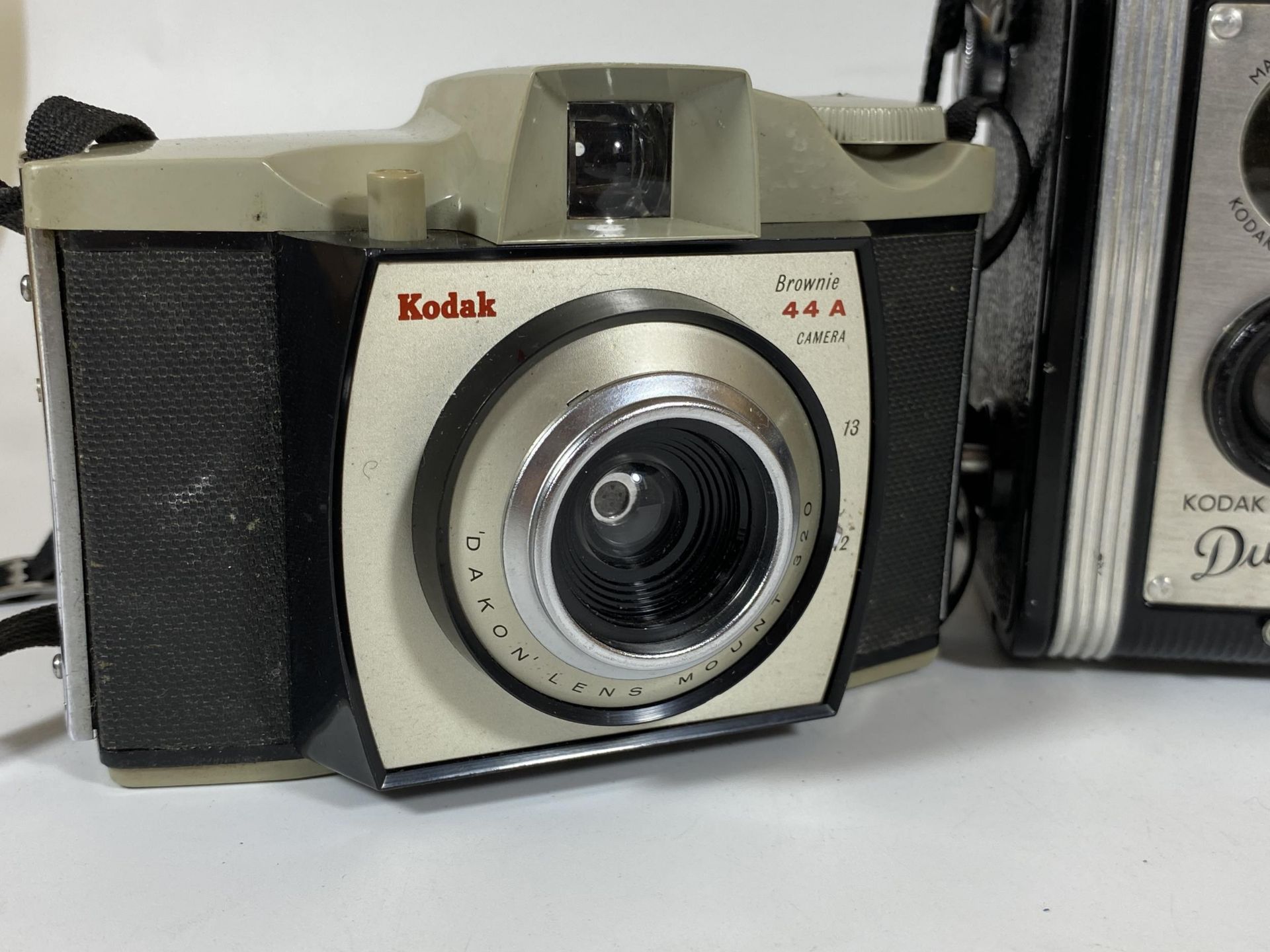 THREE VINTAGE KODAK CAMERAS - BROWNIE 44A, DUAFLEX & BROWNIE 127 - Image 2 of 4