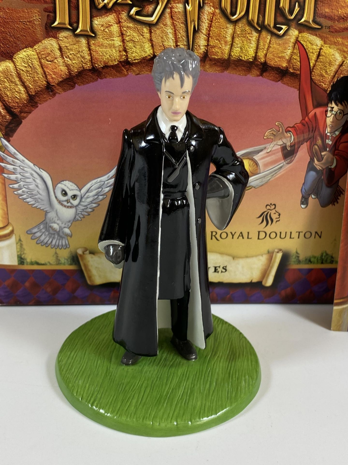 A BOXED ROYAL DOULTON HARRY POTTER MADAMME HOOCH HPFIG20 FIGURE WITH CERTIFICATE - Image 2 of 6