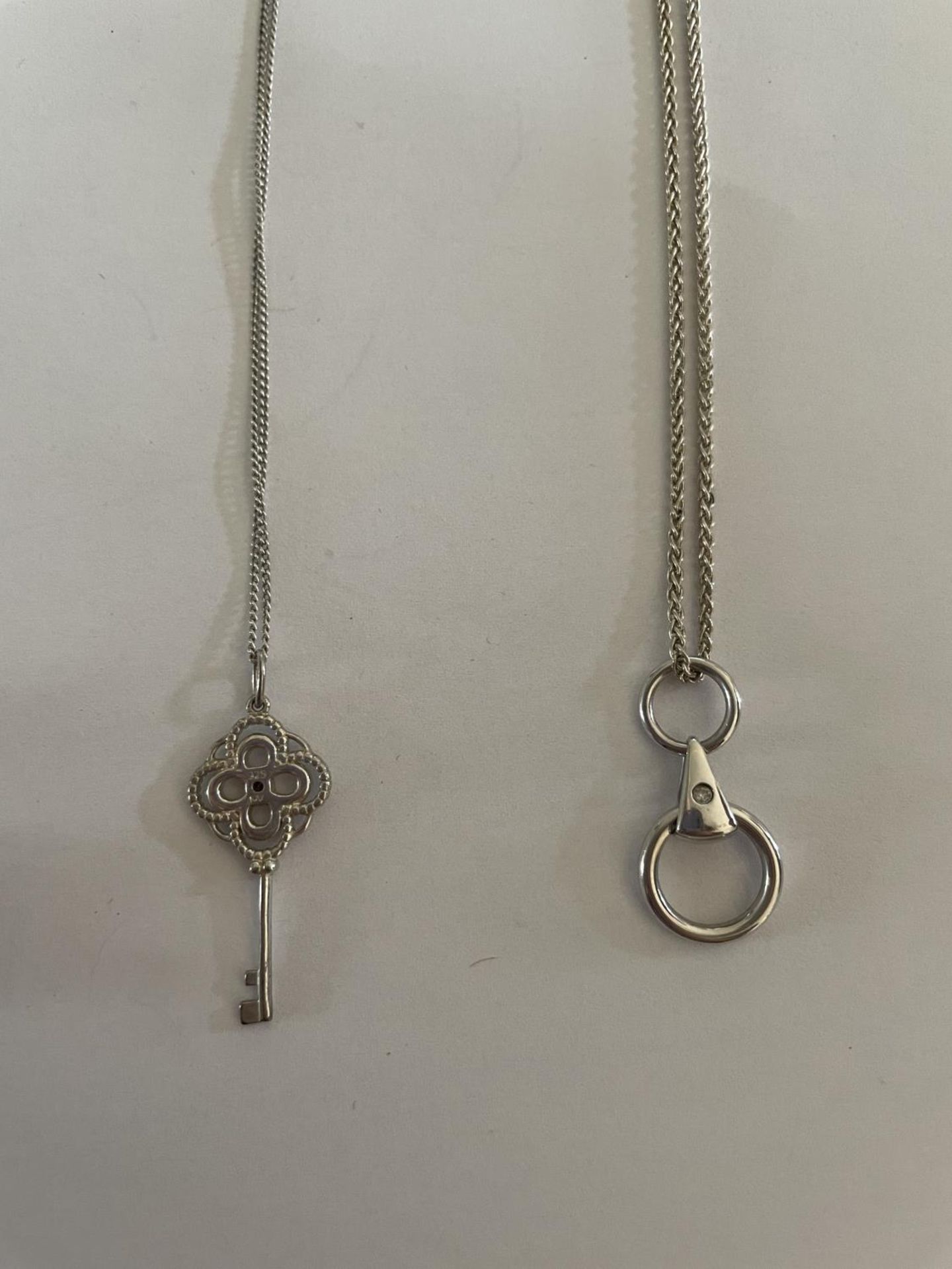 FOUR SILVER NECKLACES WITH PENDANTS - Image 3 of 4