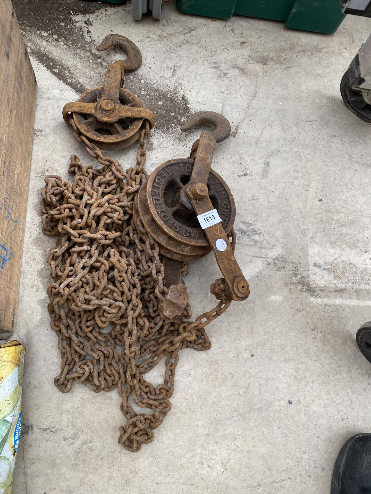 A VINTAGE BLOCK AND TACKLE PULLEY