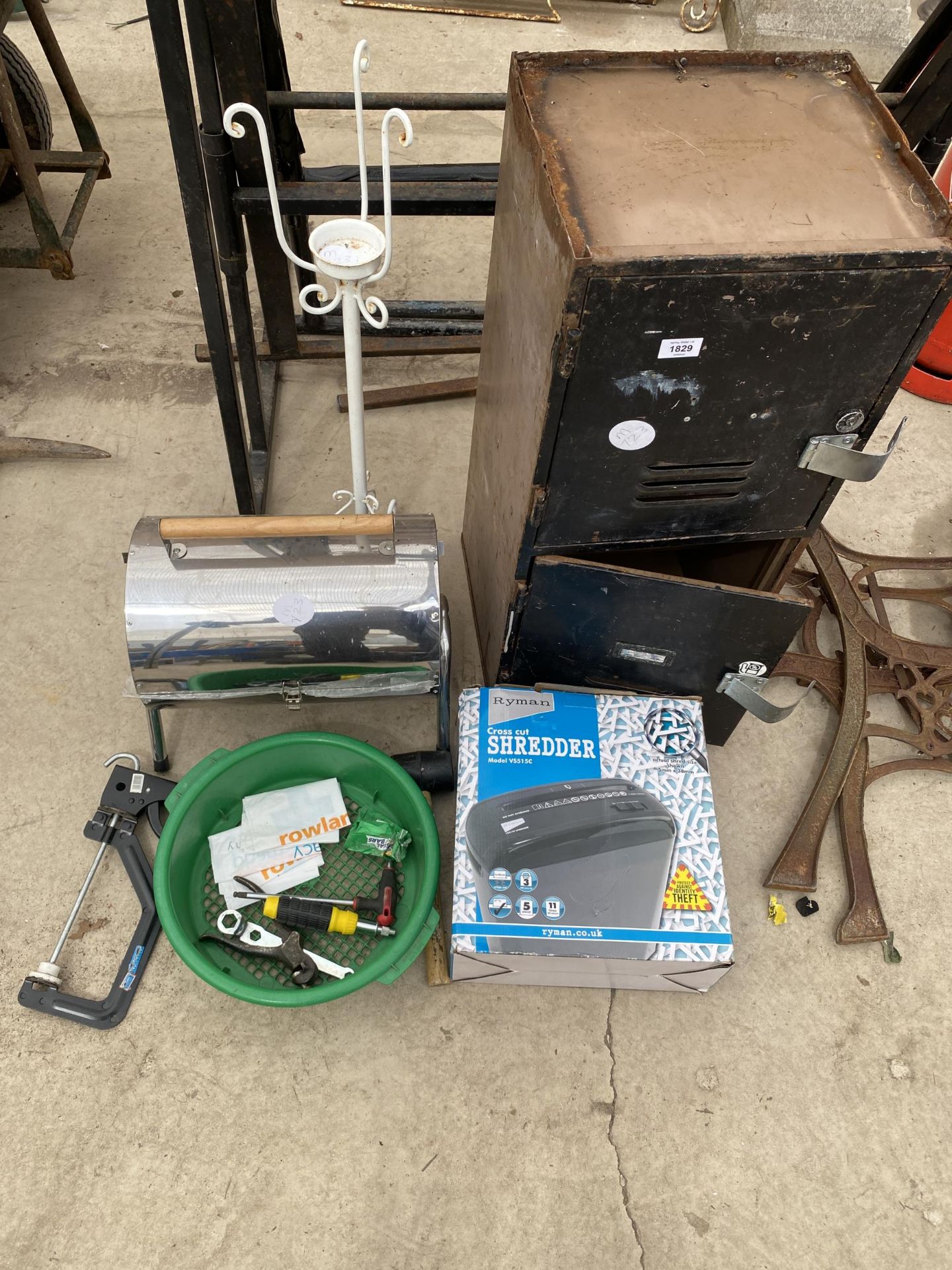 AN ASSORTMENT OF ITEMS TO INCLUDE A BBQ AND A METAL STORAGE LOCKER ETC